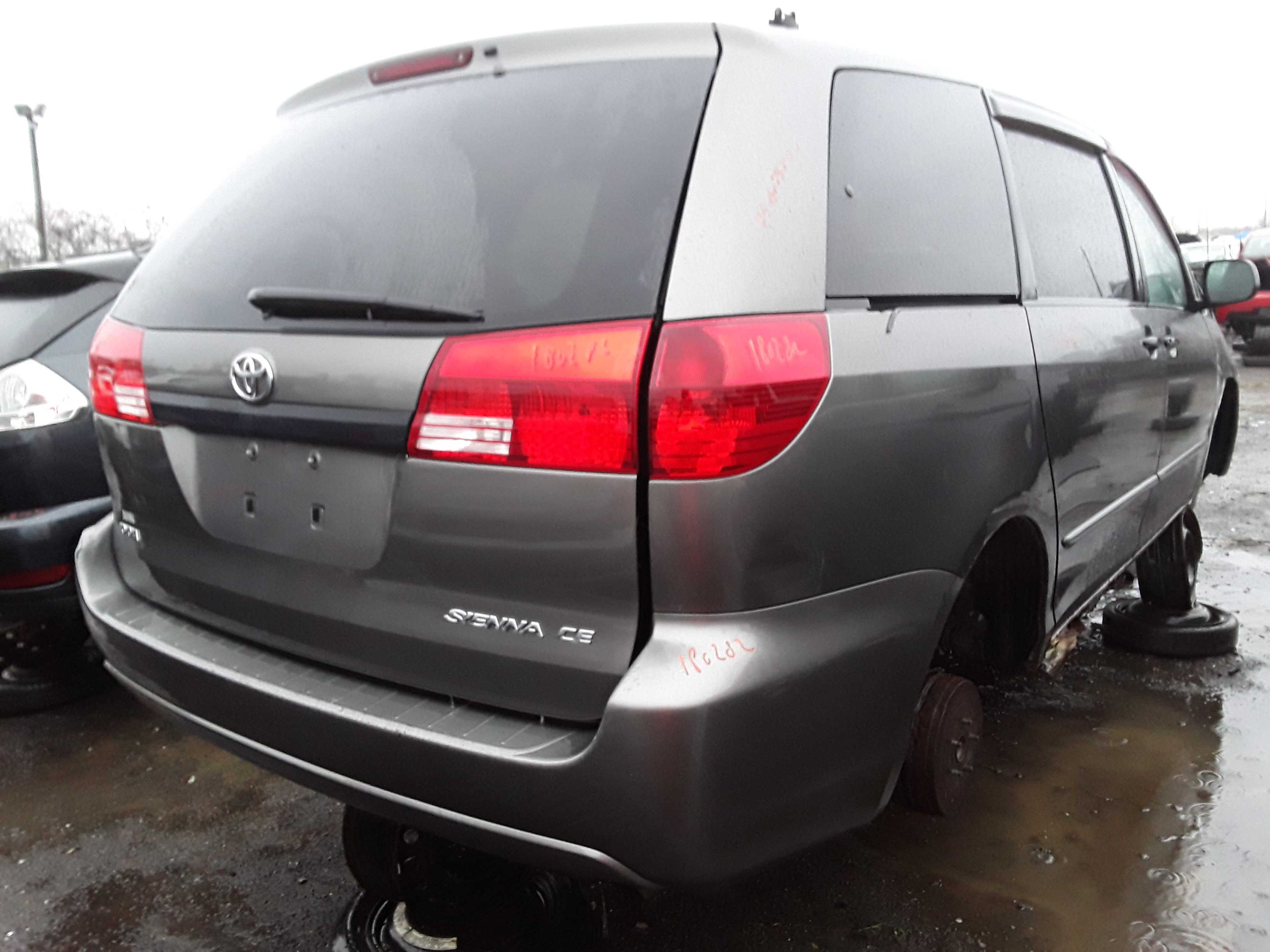 TOYOTA SIENNA 2004
