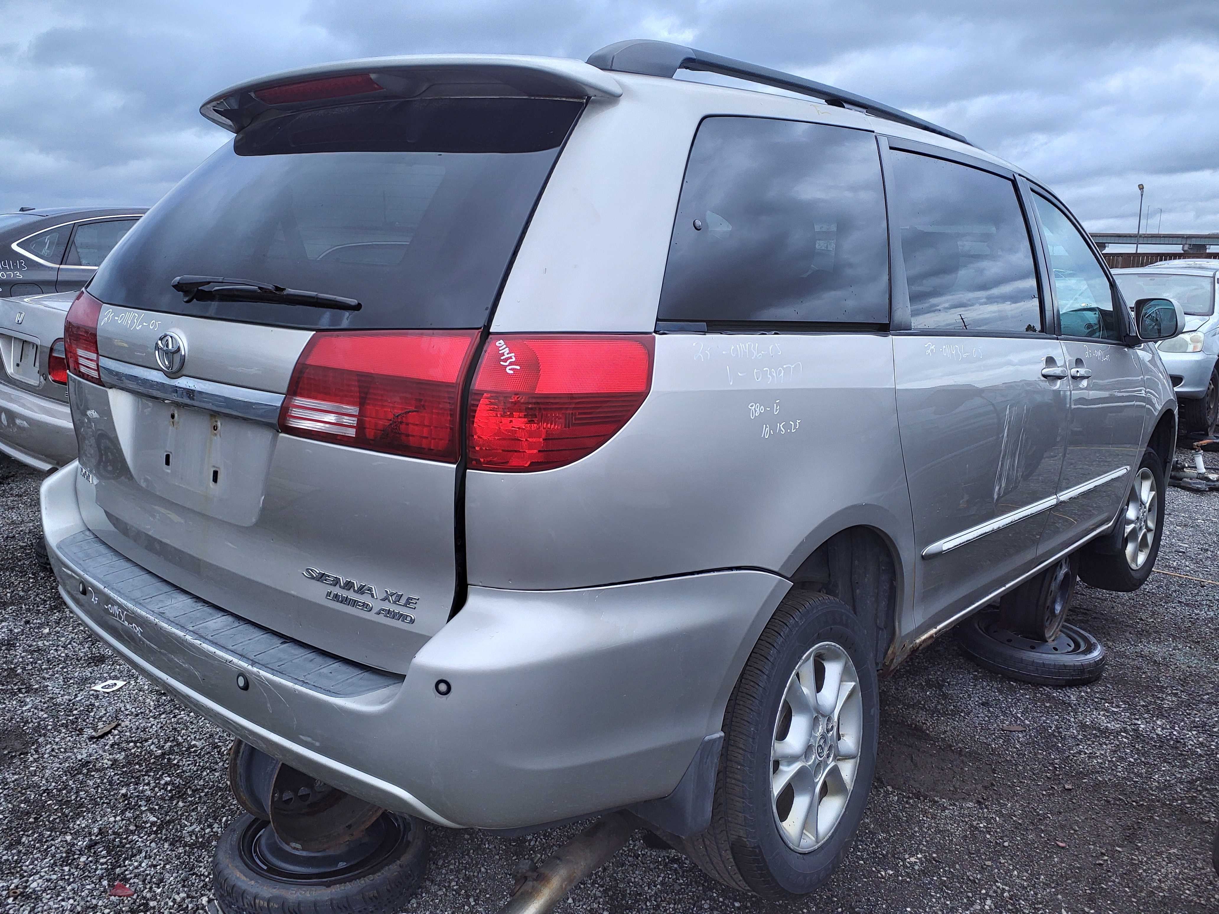 TOYOTA SIENNA 2005