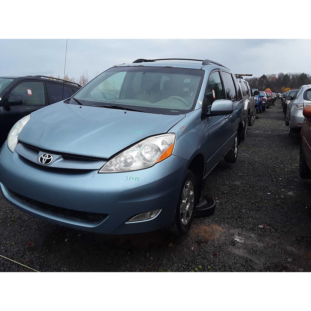 TOYOTA SIENNA 2008