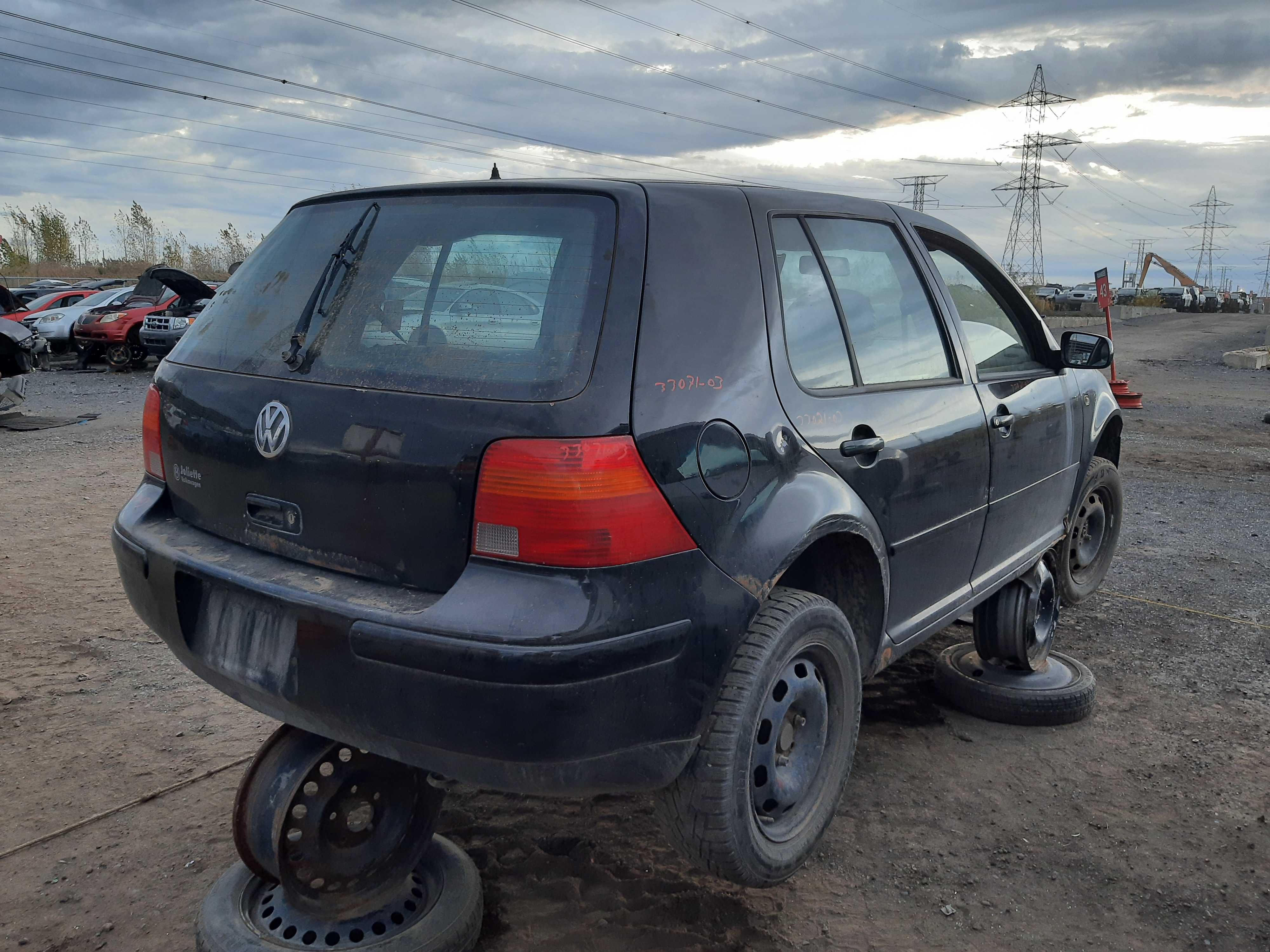 VOLKSWAGEN GOLF 2003