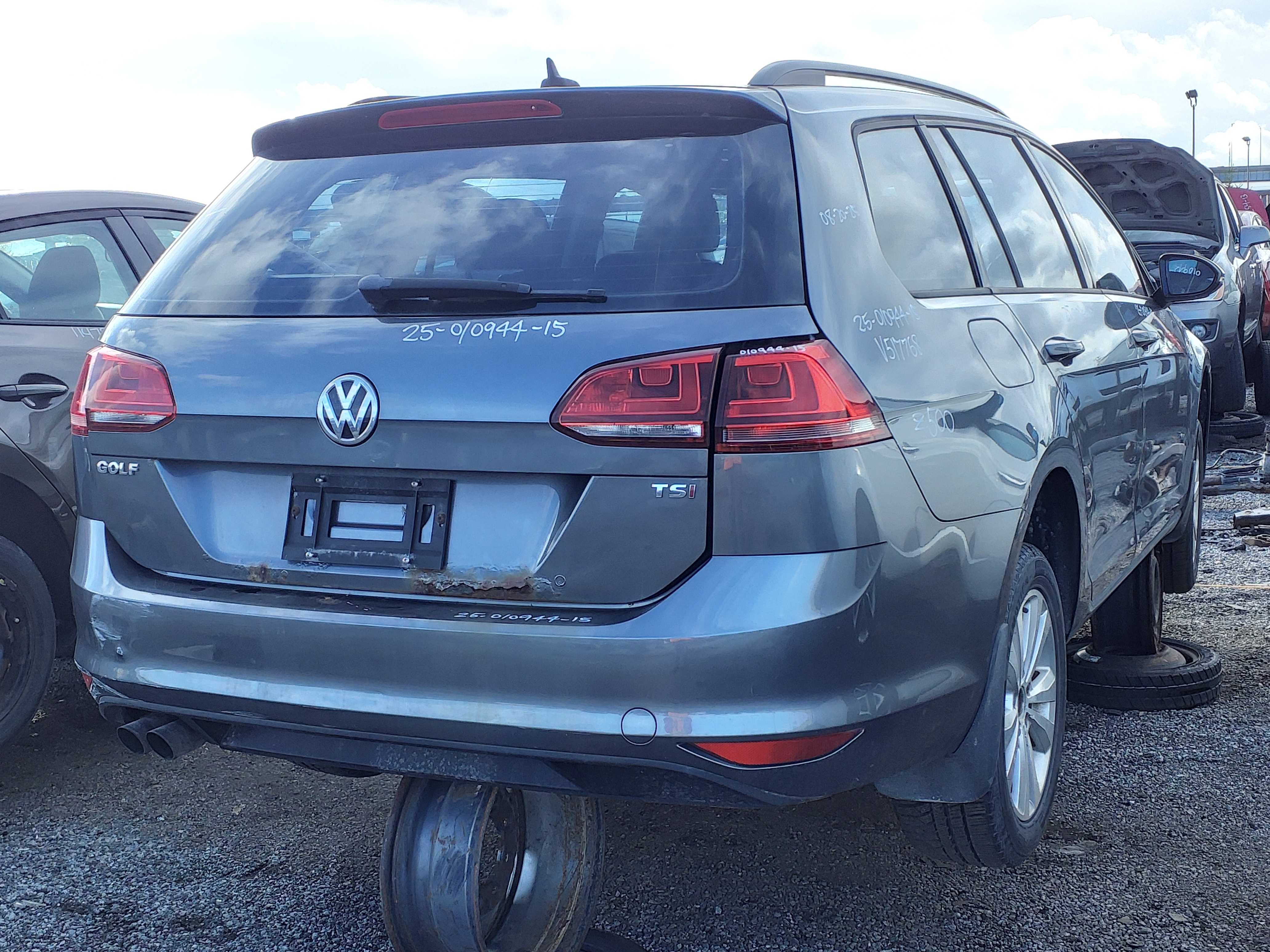 VOLKSWAGEN GOLF 2015