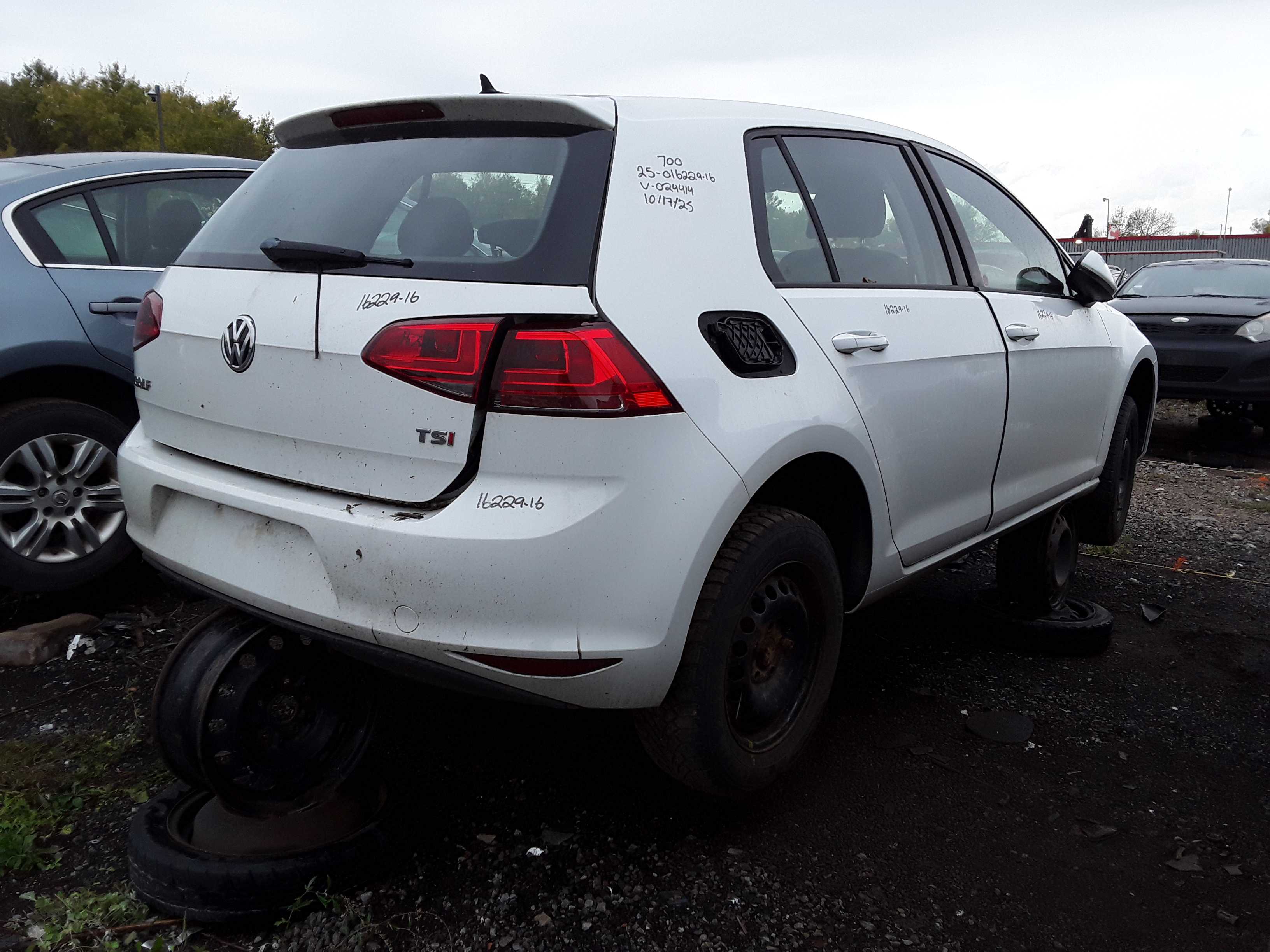 VOLKSWAGEN GOLF 2016