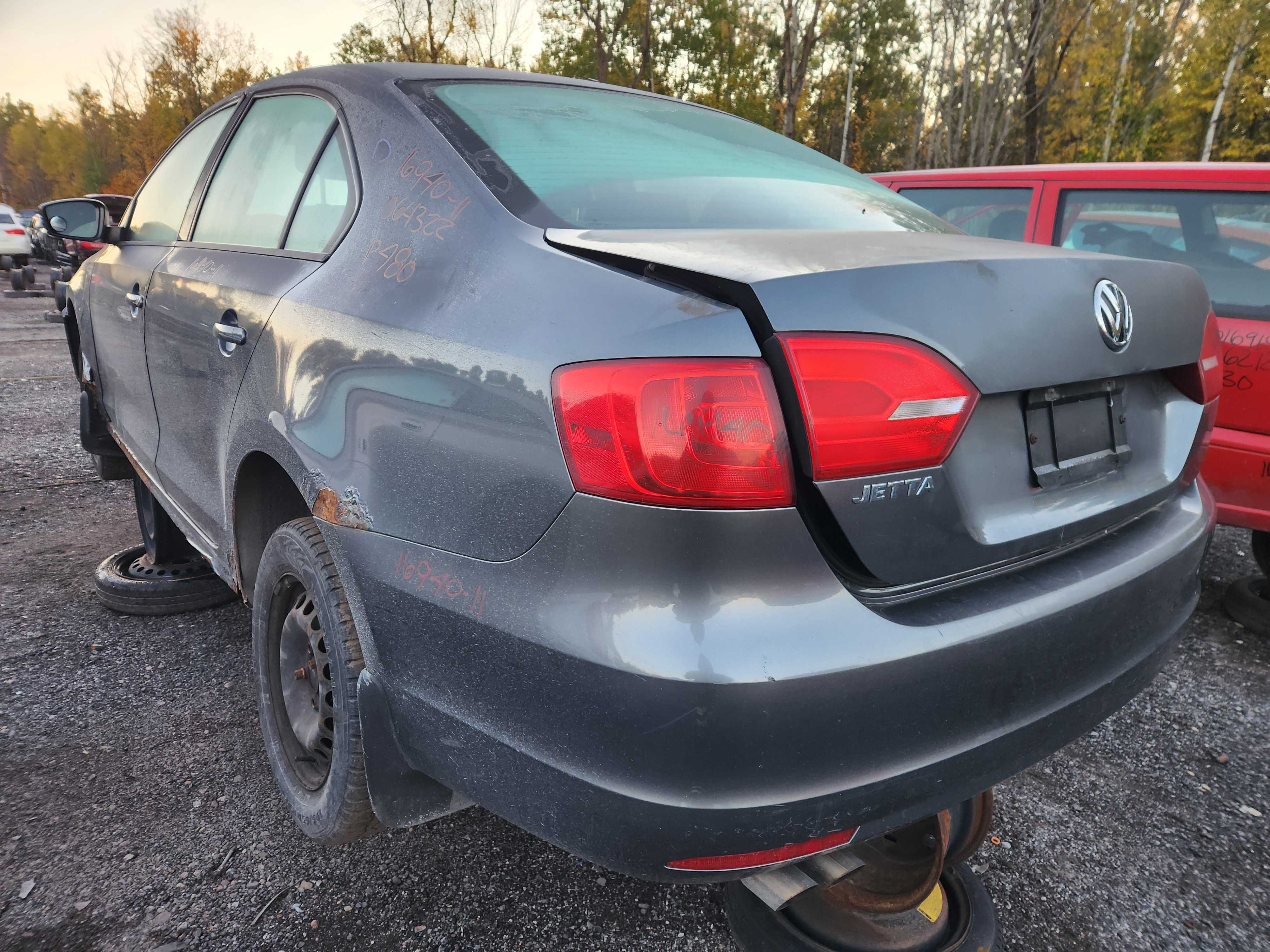 VOLKSWAGEN JETTA 2011