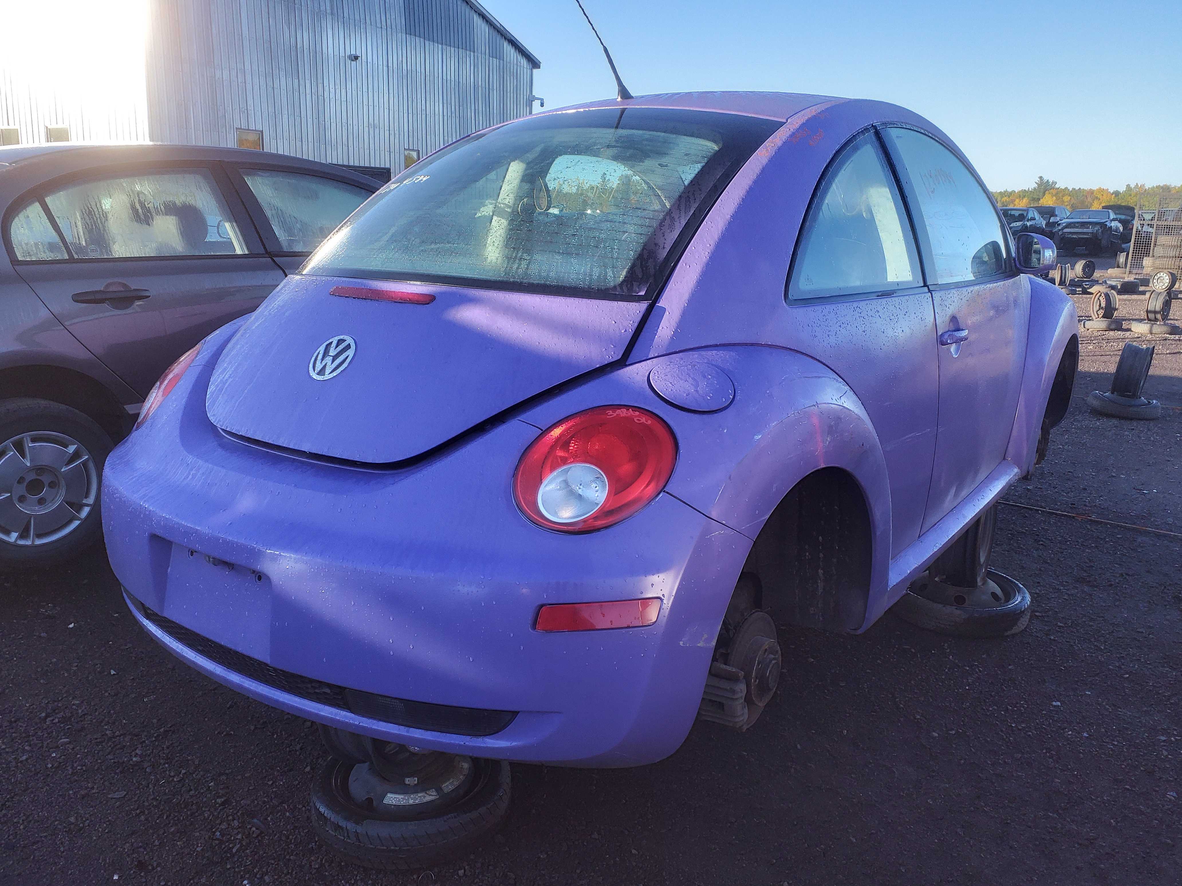 VOLKSWAGEN NEW BEETLE 2006