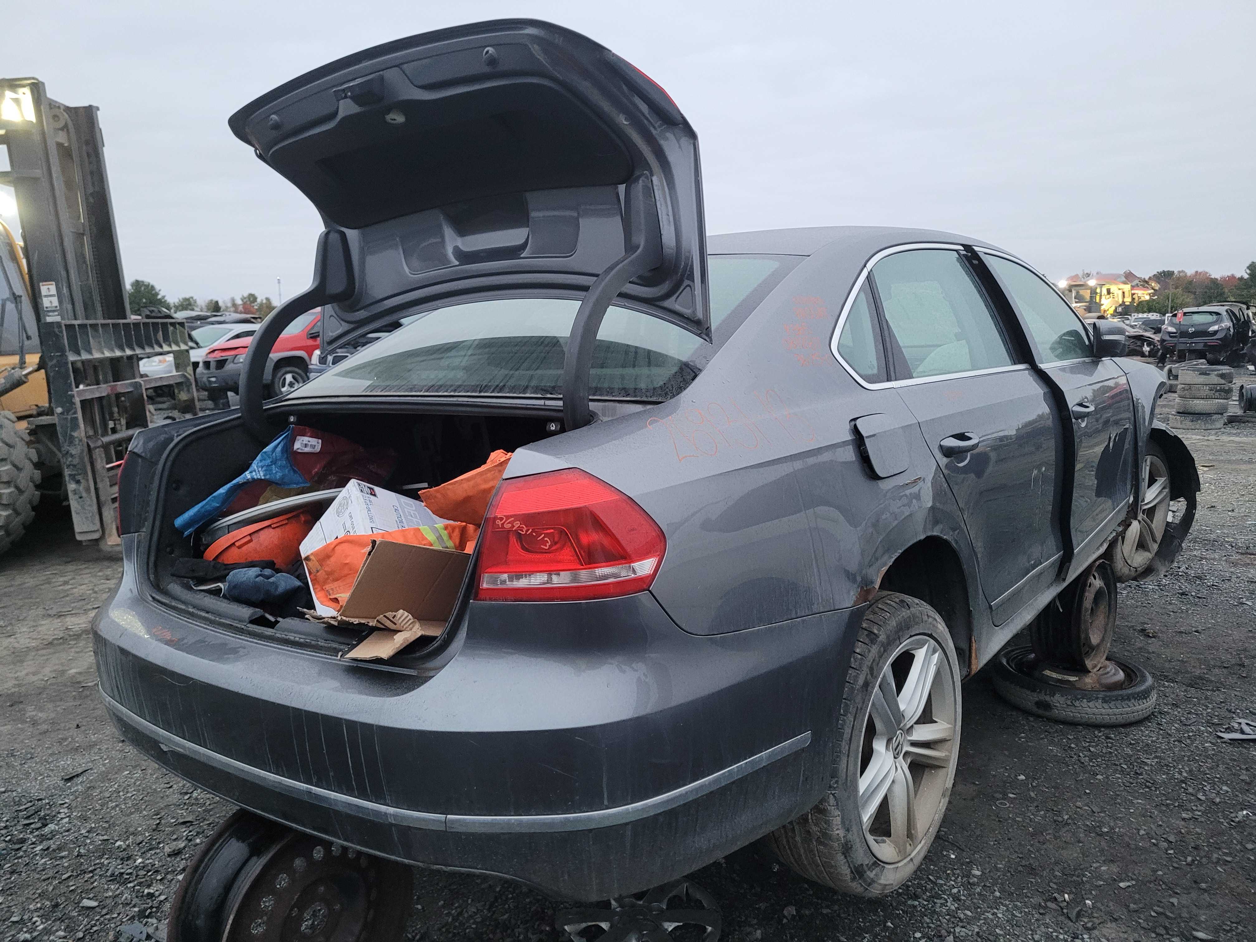 VOLKSWAGEN PASSAT 2013