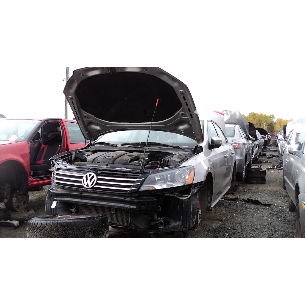 VOLKSWAGEN PASSAT 2013