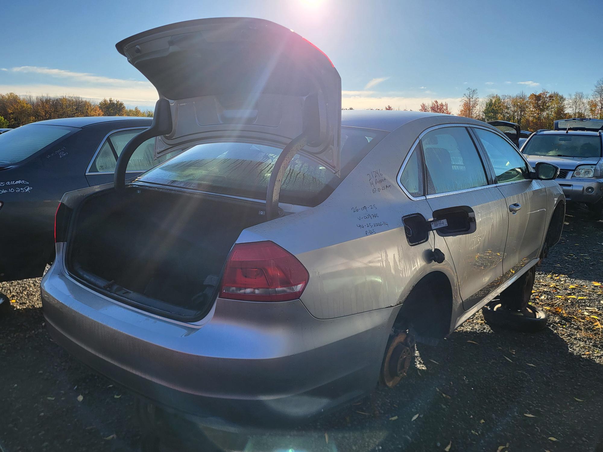 VOLKSWAGEN PASSAT 2014