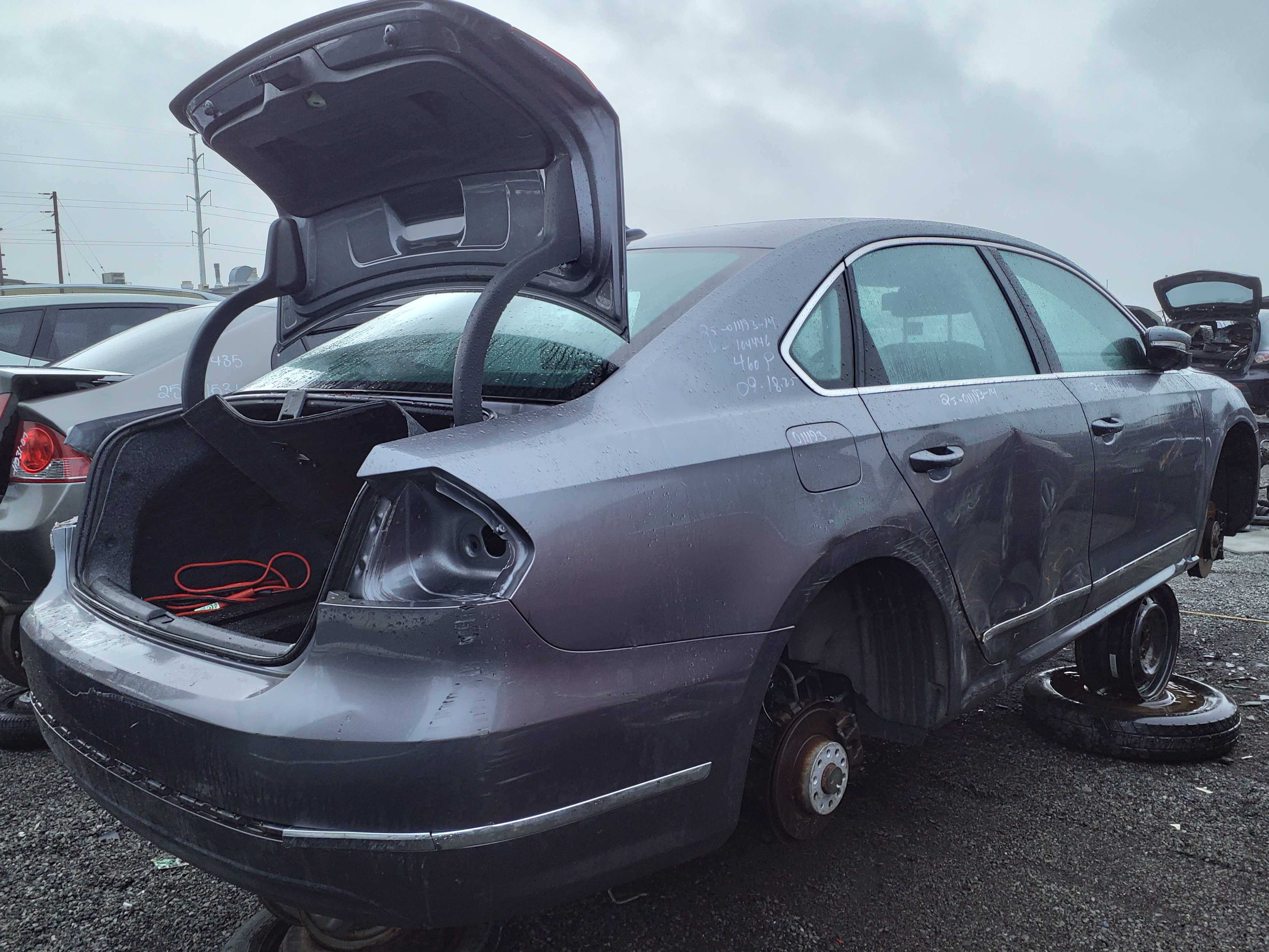 VOLKSWAGEN PASSAT 2014