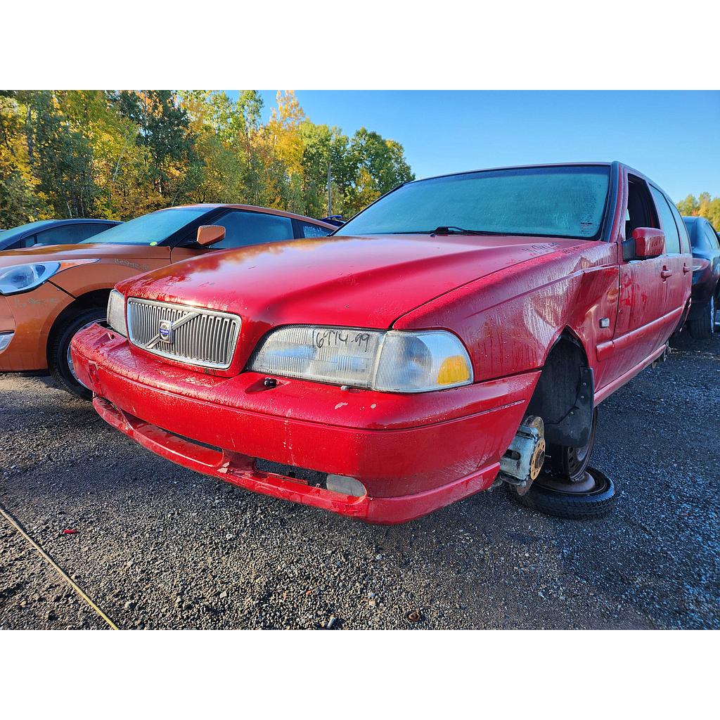 VOLVO V70 1999