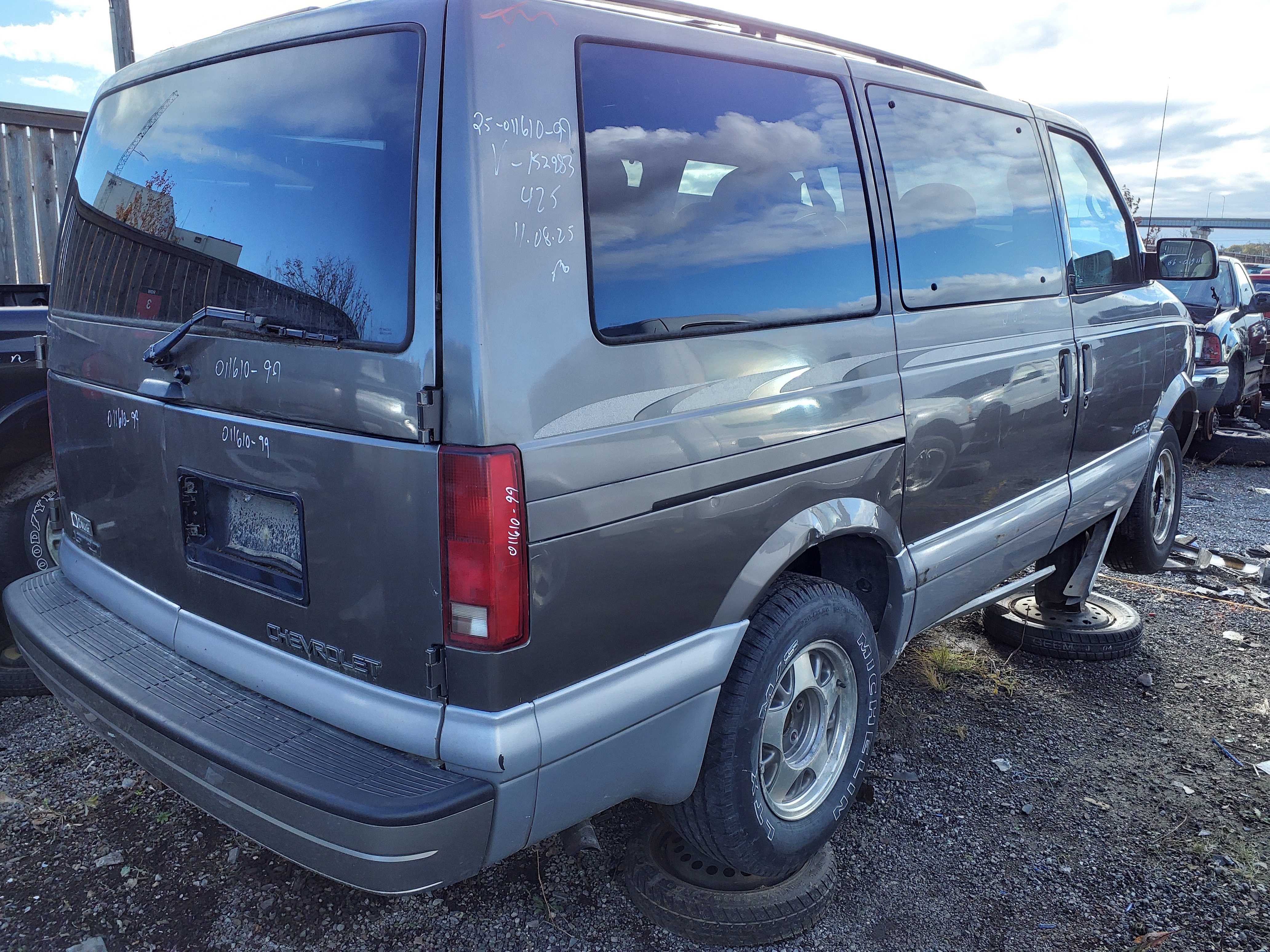 CHEVROLET ASTRO 1999