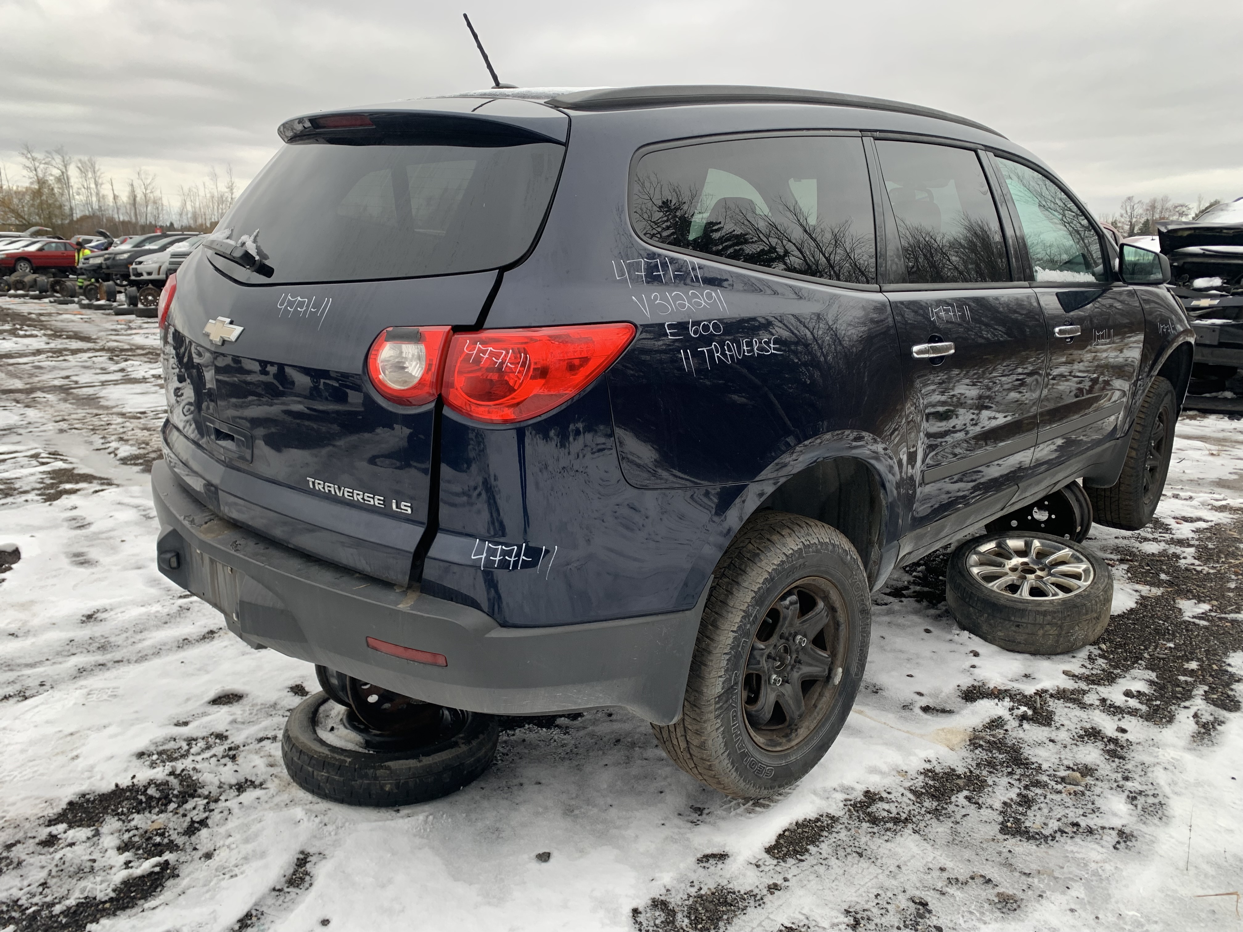 CHEVROLET TRAVERSE 2011