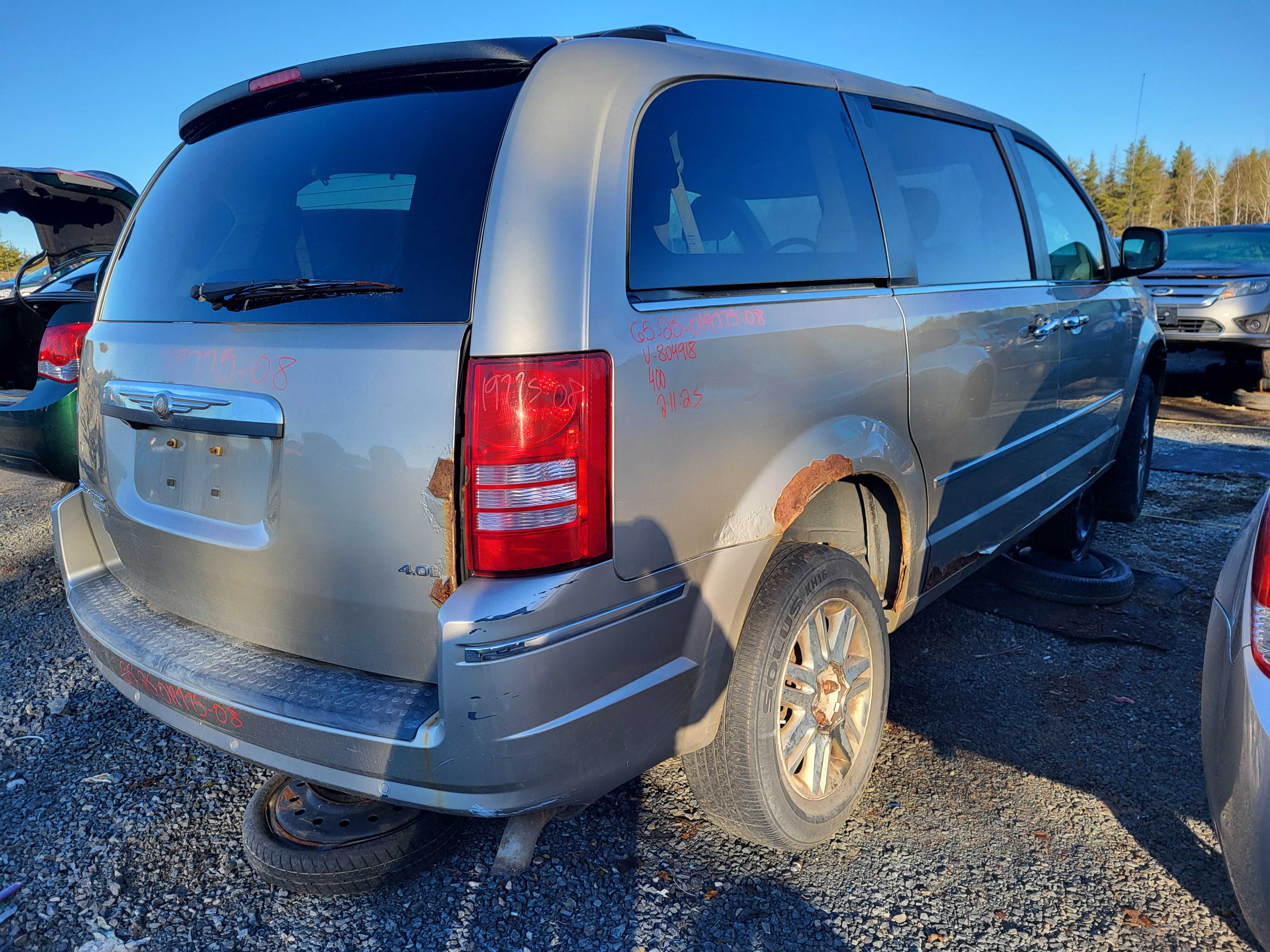 CHRYSLER TOWN &amp; COUNTRY 2008