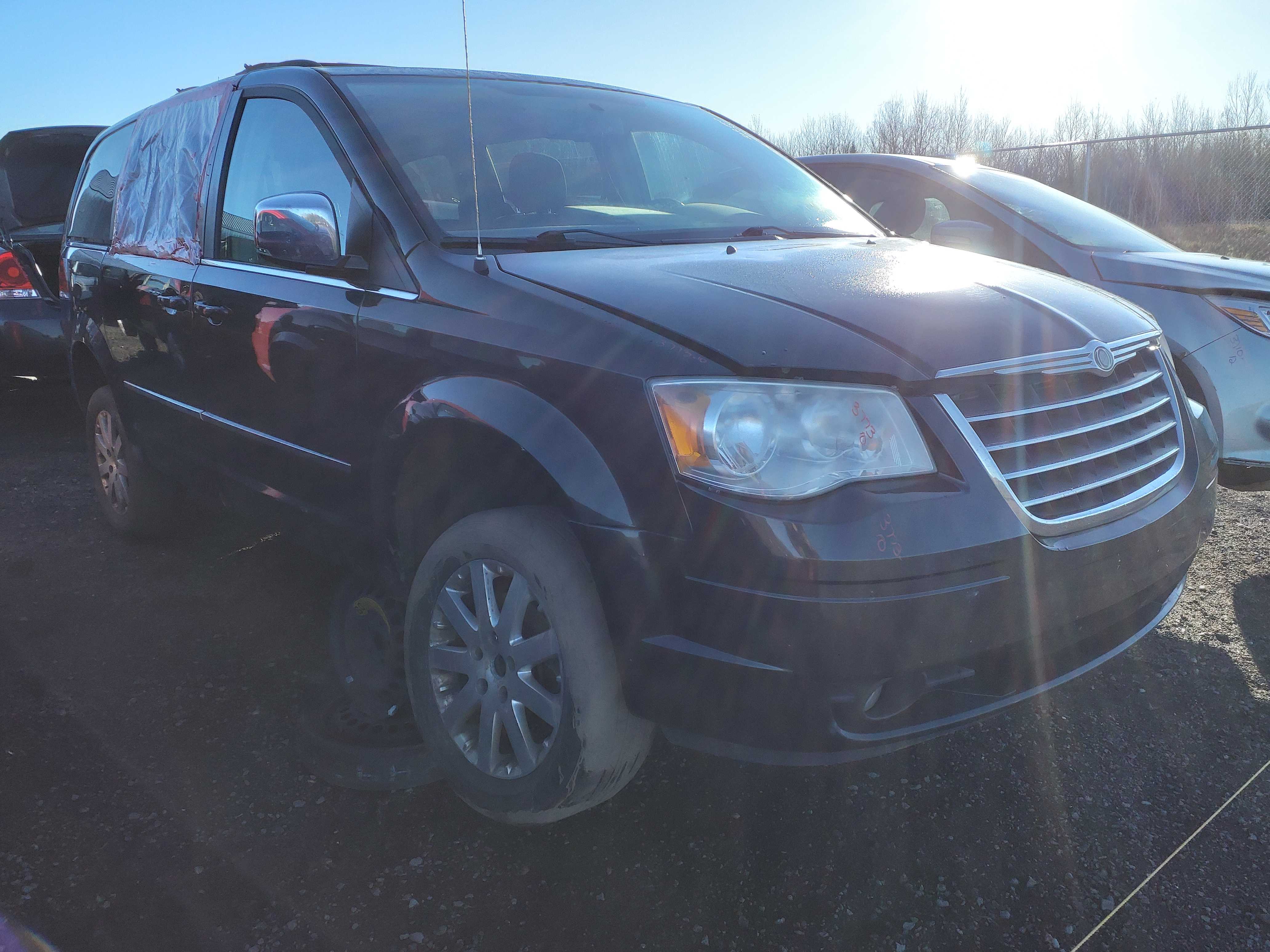 CHRYSLER TOWN &amp; COUNTRY 2010
