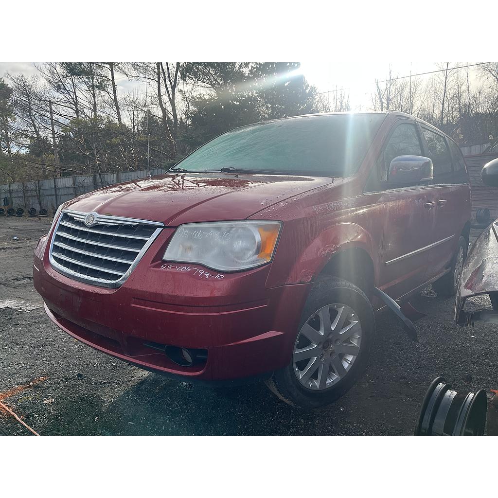 CHRYSLER TOWN & COUNTRY 2010