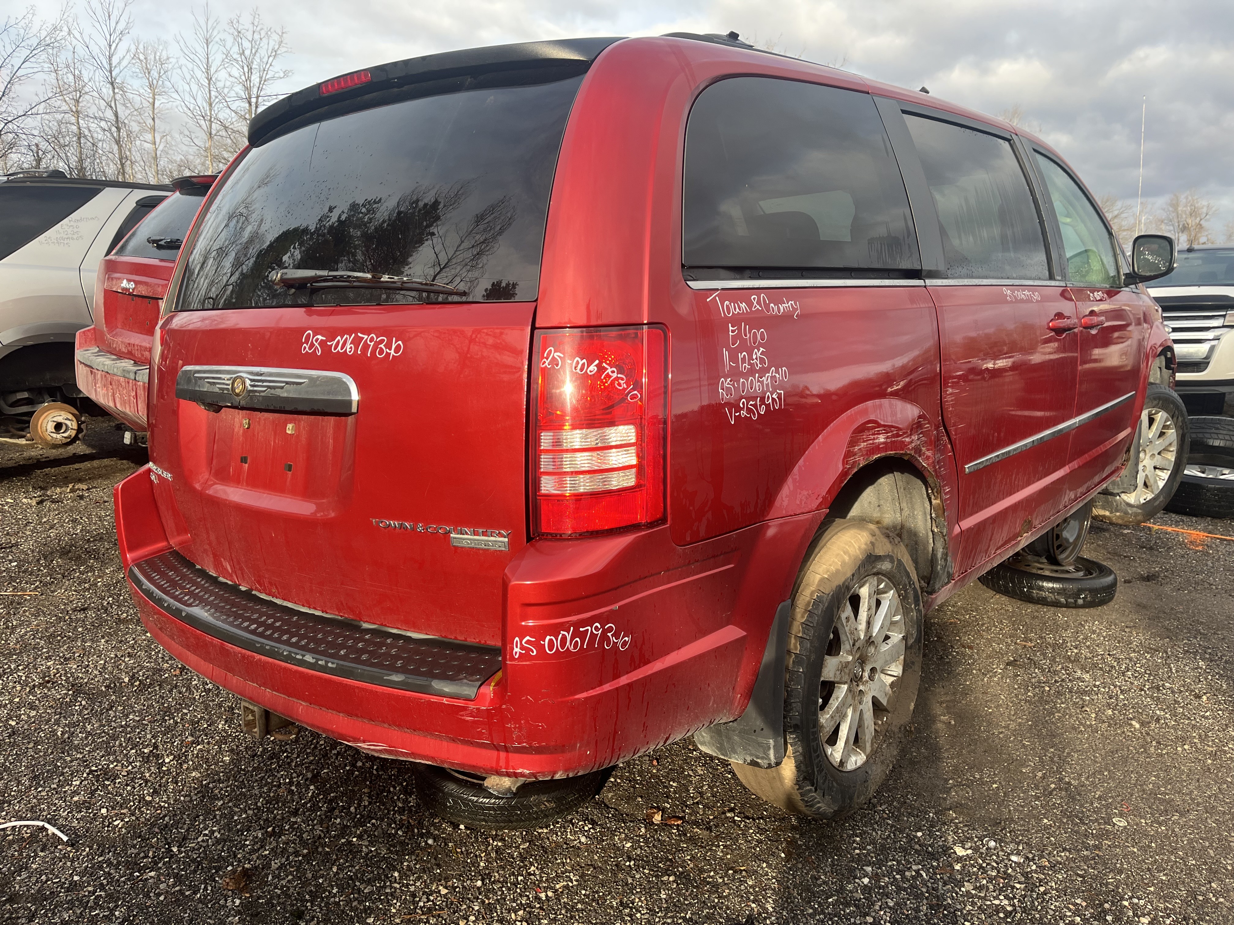 CHRYSLER TOWN & COUNTRY 2010