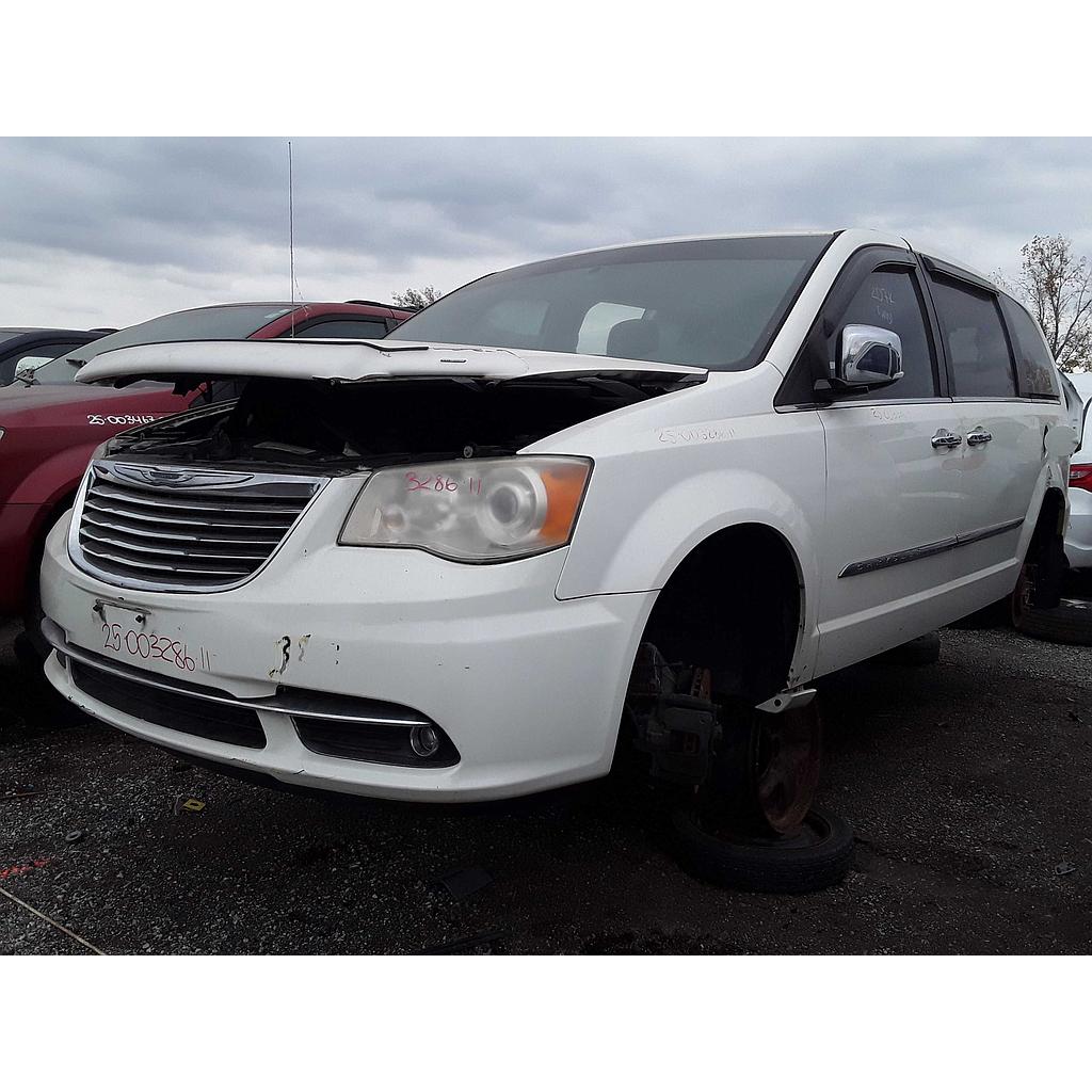 CHRYSLER TOWN & COUNTRY 2011
