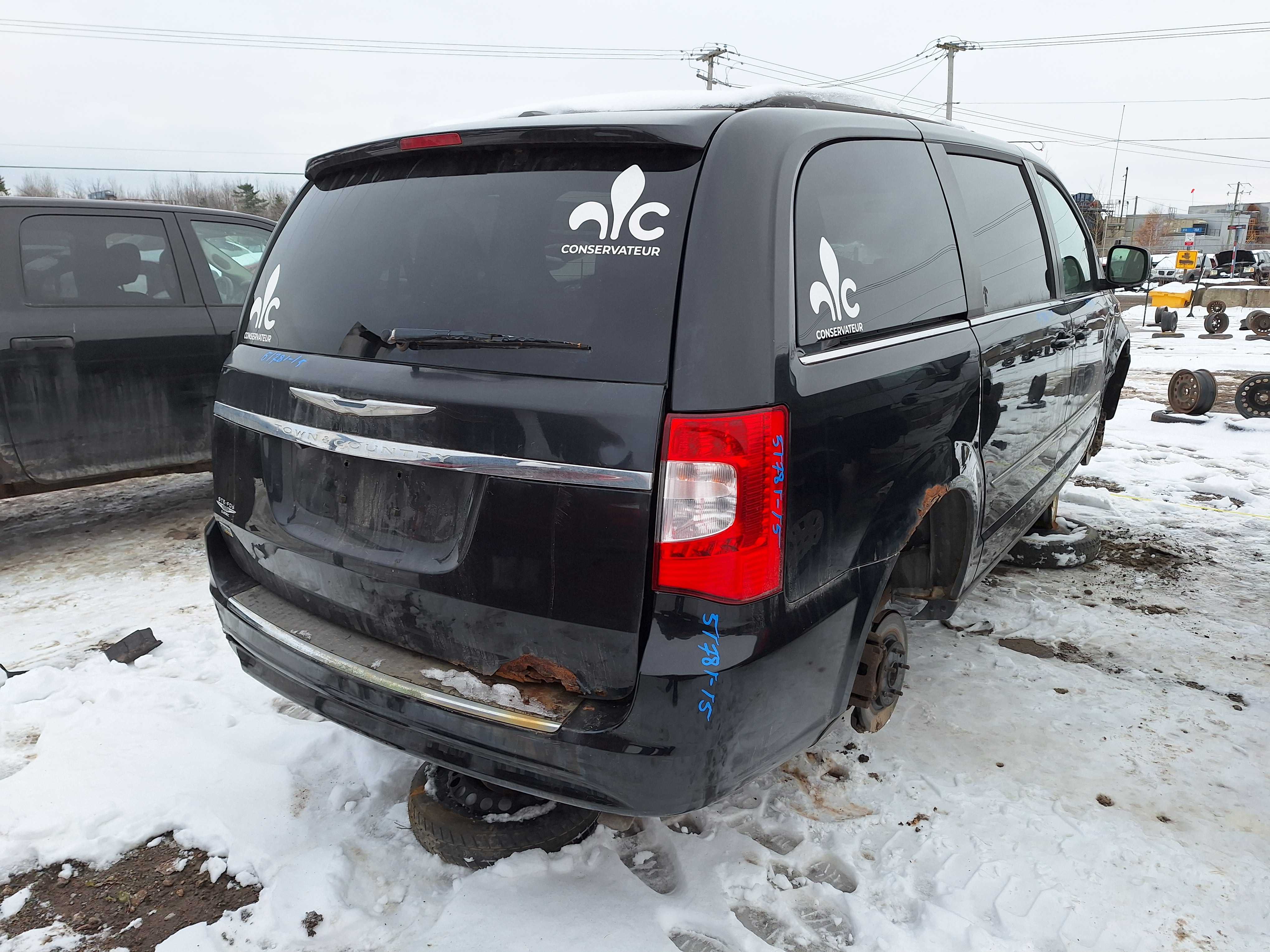CHRYSLER TOWN & COUNTRY 2015