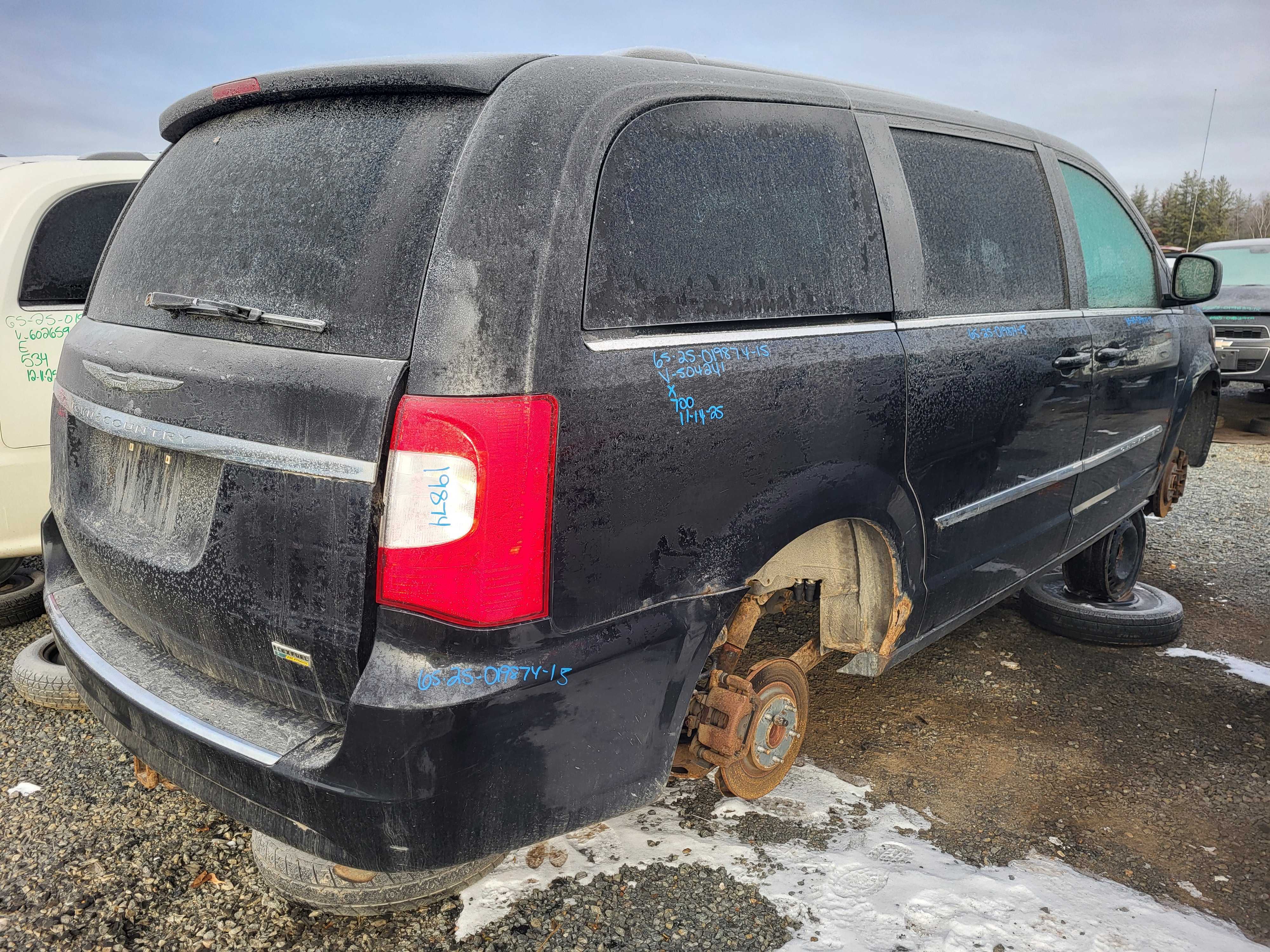 CHRYSLER TOWN &amp; COUNTRY 2015