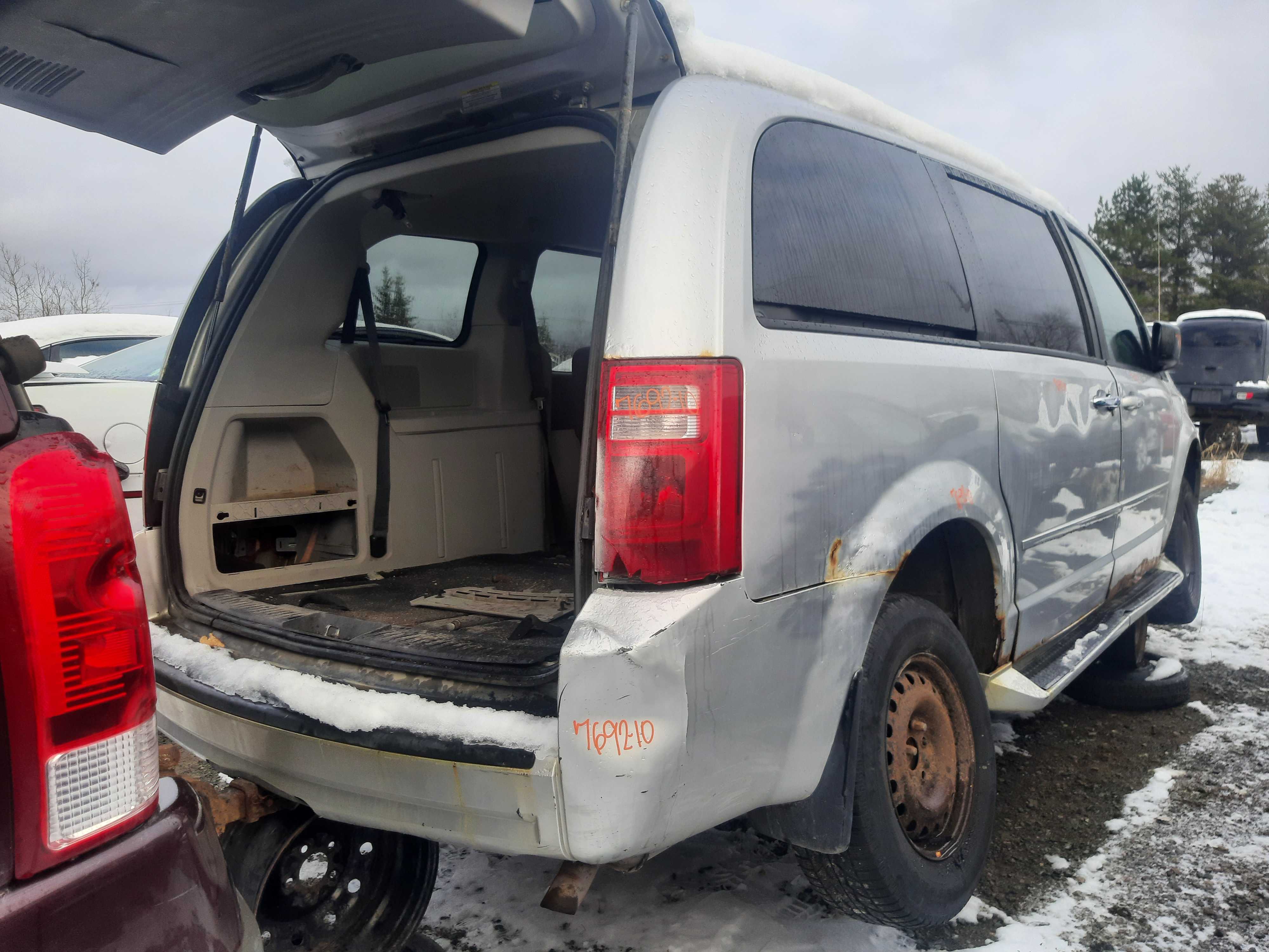 DODGE GRAND CARAVAN 2010