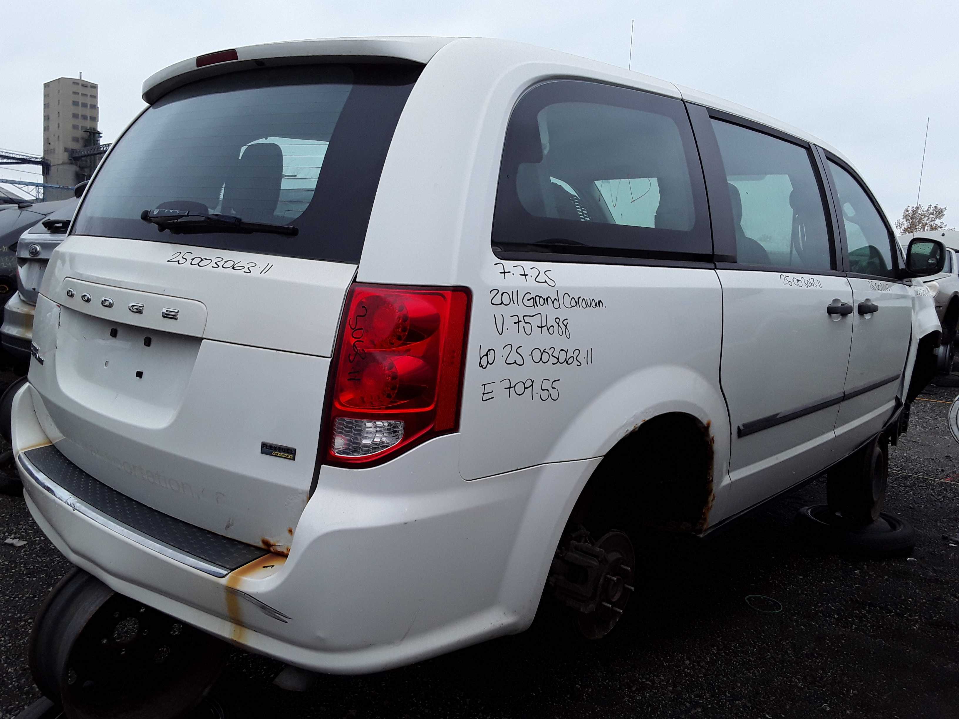 DODGE GRAND CARAVAN 2011