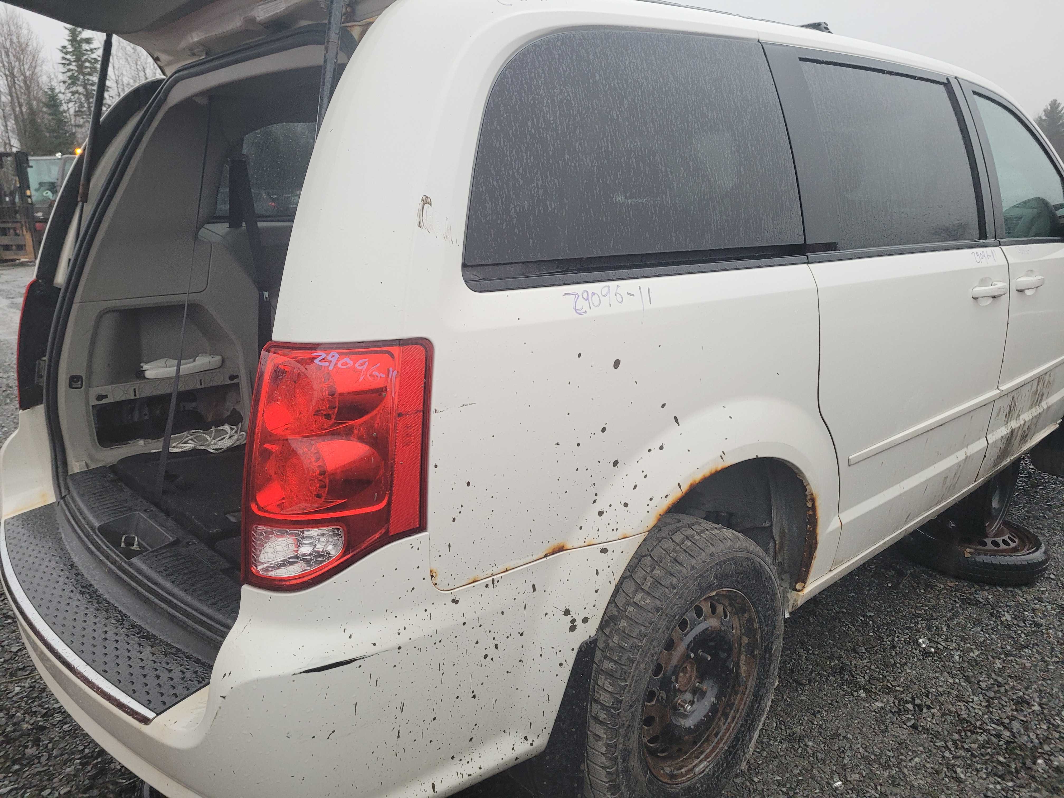 DODGE GRAND CARAVAN 2011