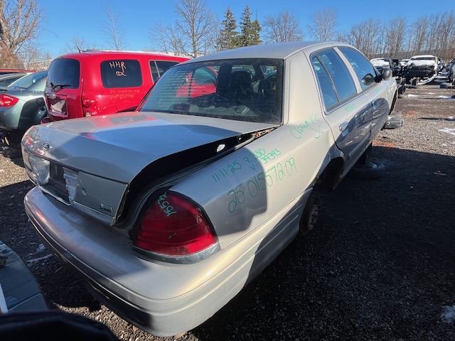 FORD CROWN VICTORIA 2009