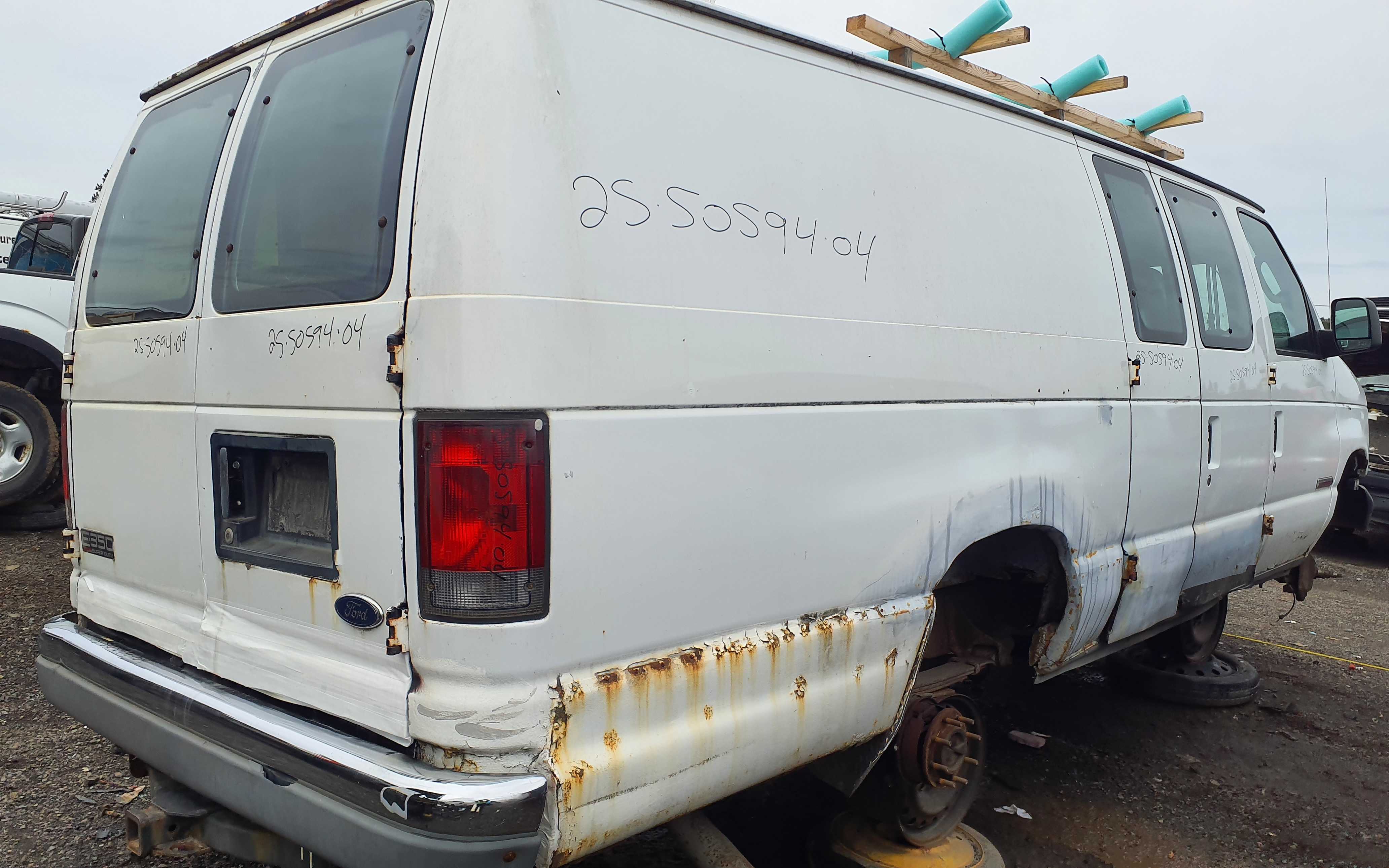 FORD ECONOLINE 2004