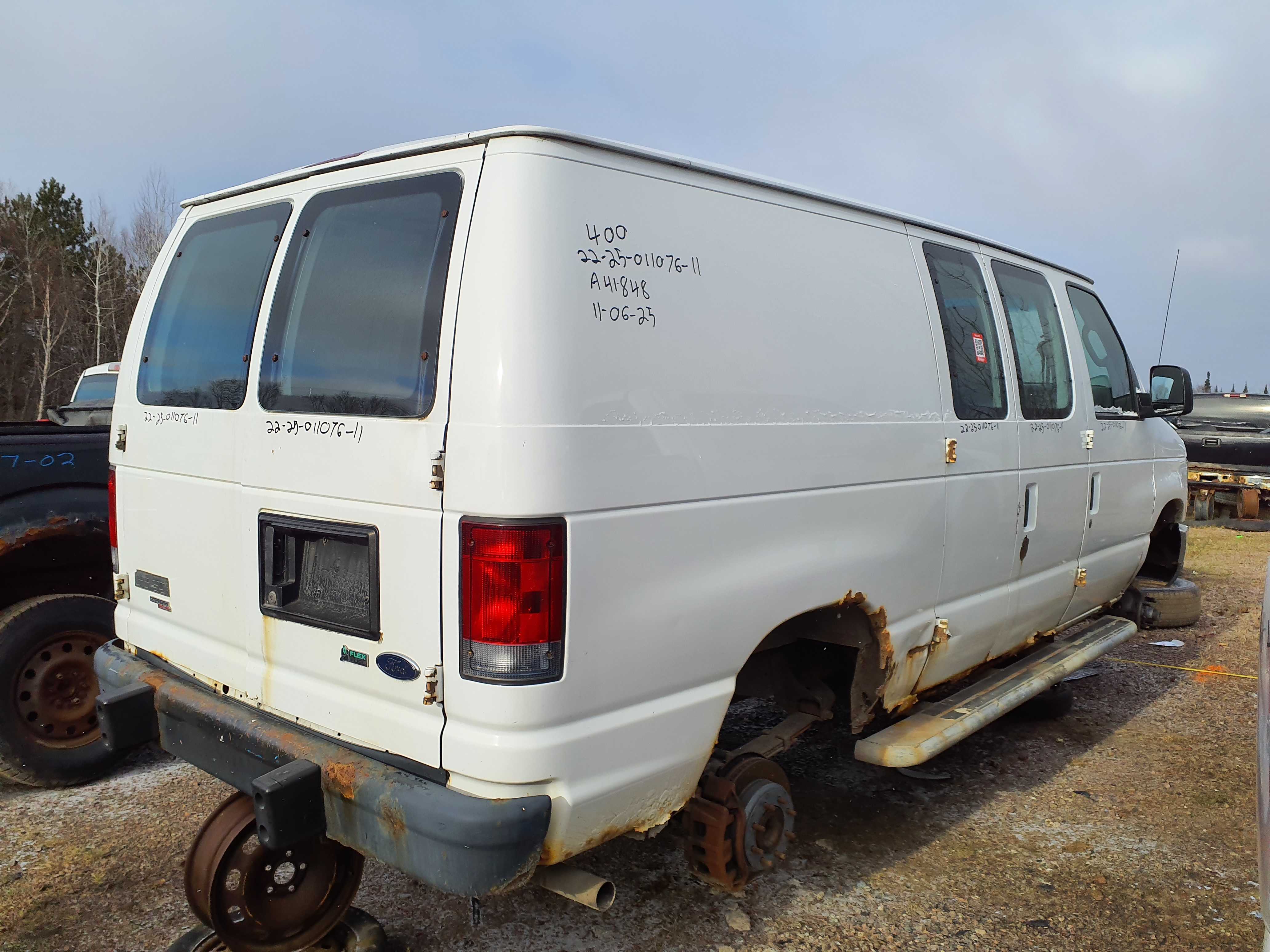 FORD ECONOLINE 2011