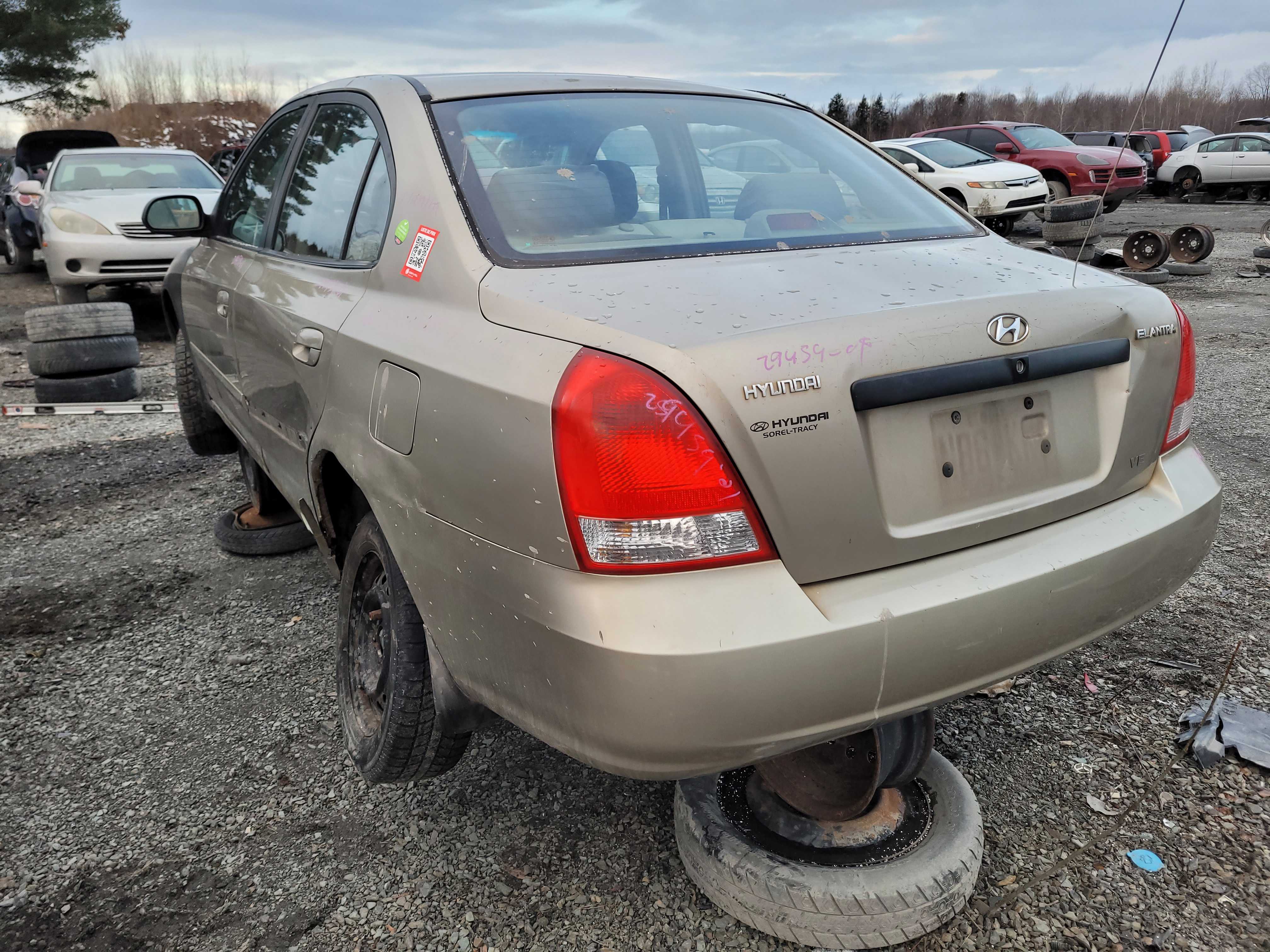 HYUNDAI ELANTRA 2001