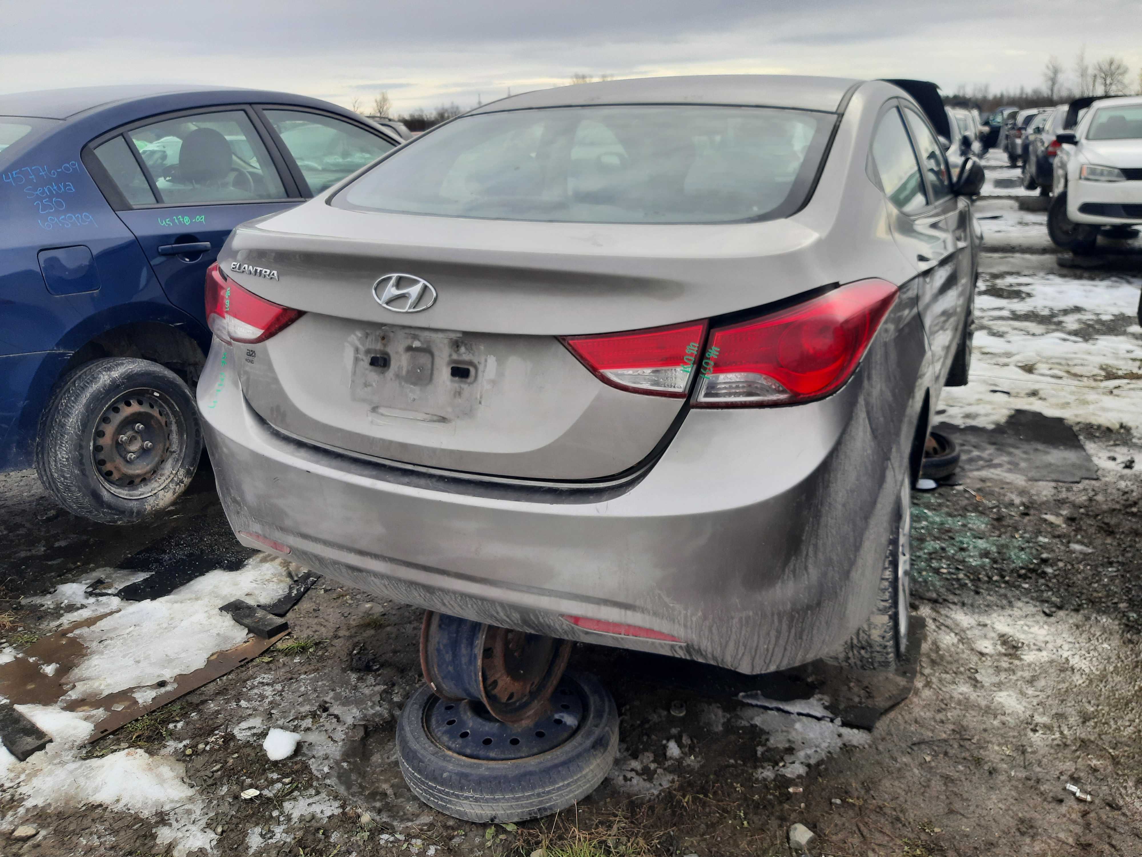 HYUNDAI ELANTRA 2011