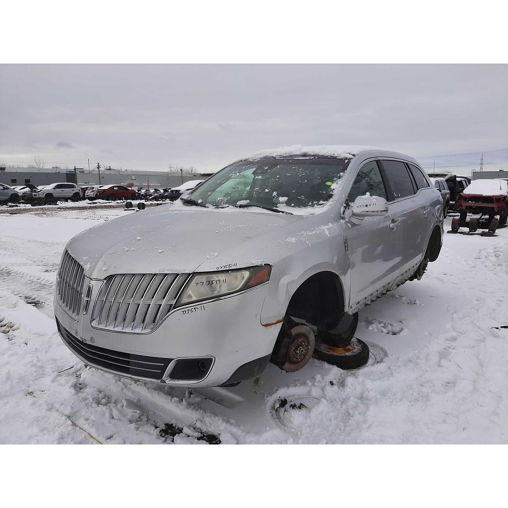 LINCOLN MKT 2011