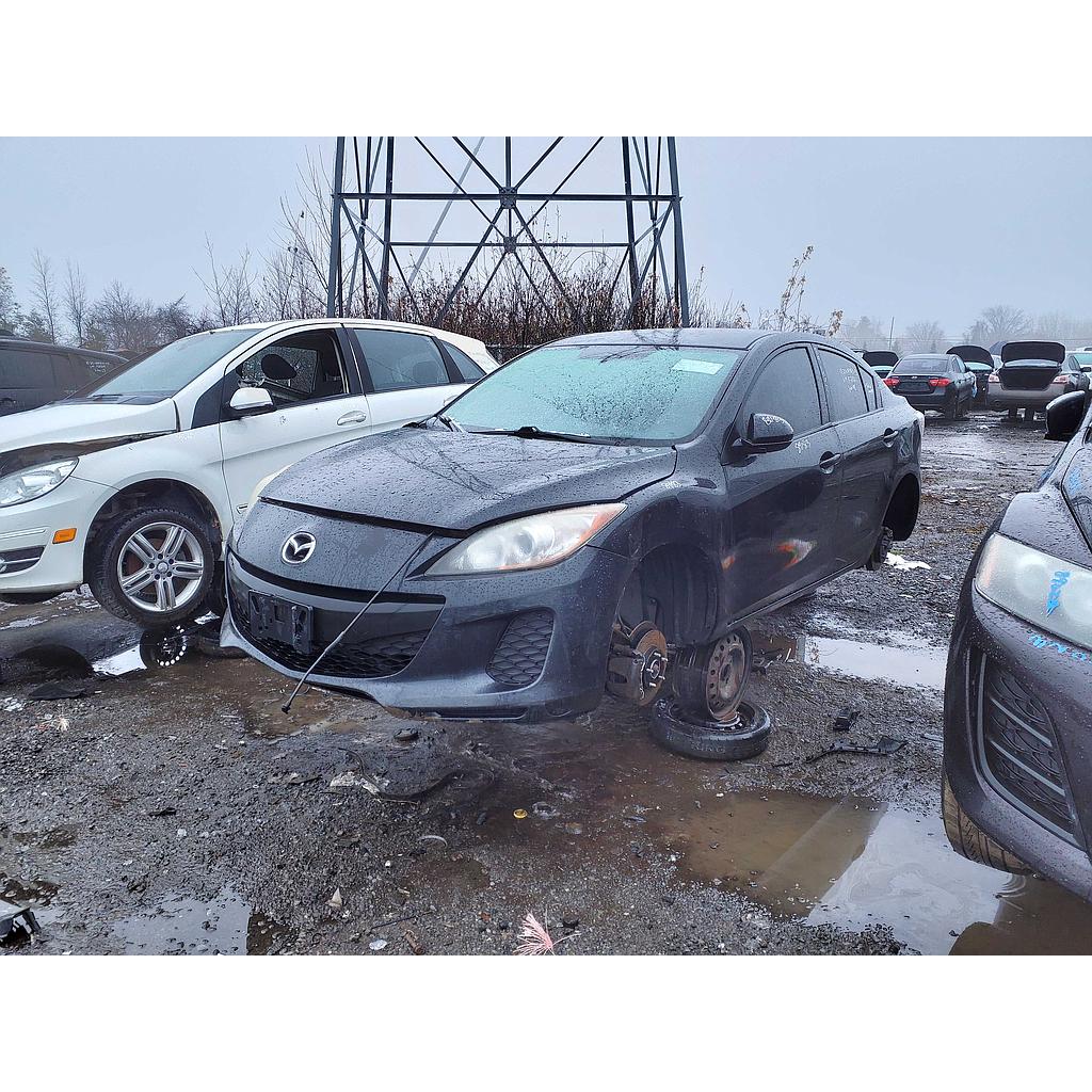 MAZDA MAZDA3 2013