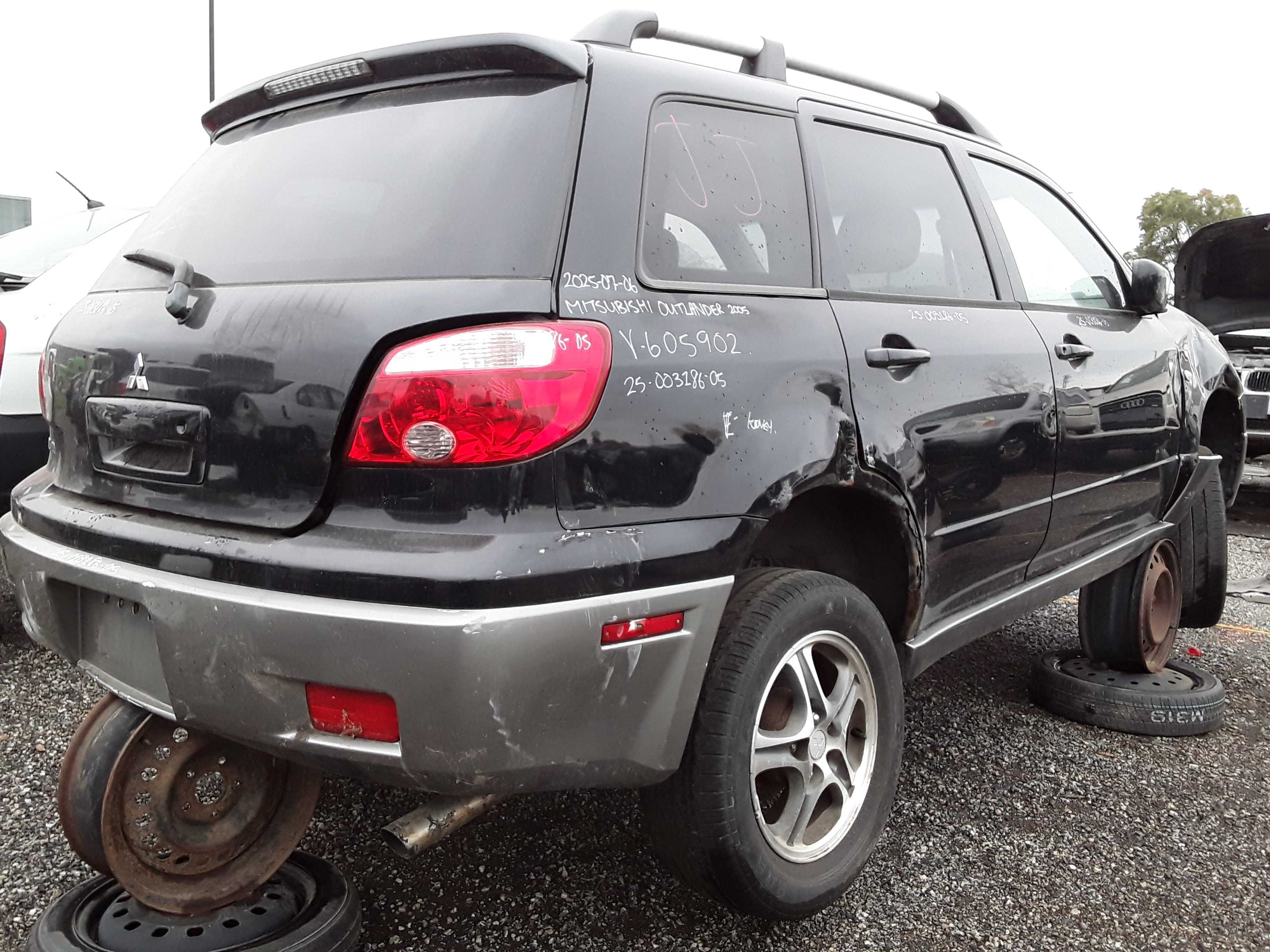 MITSUBISHI OUTLANDER 2005