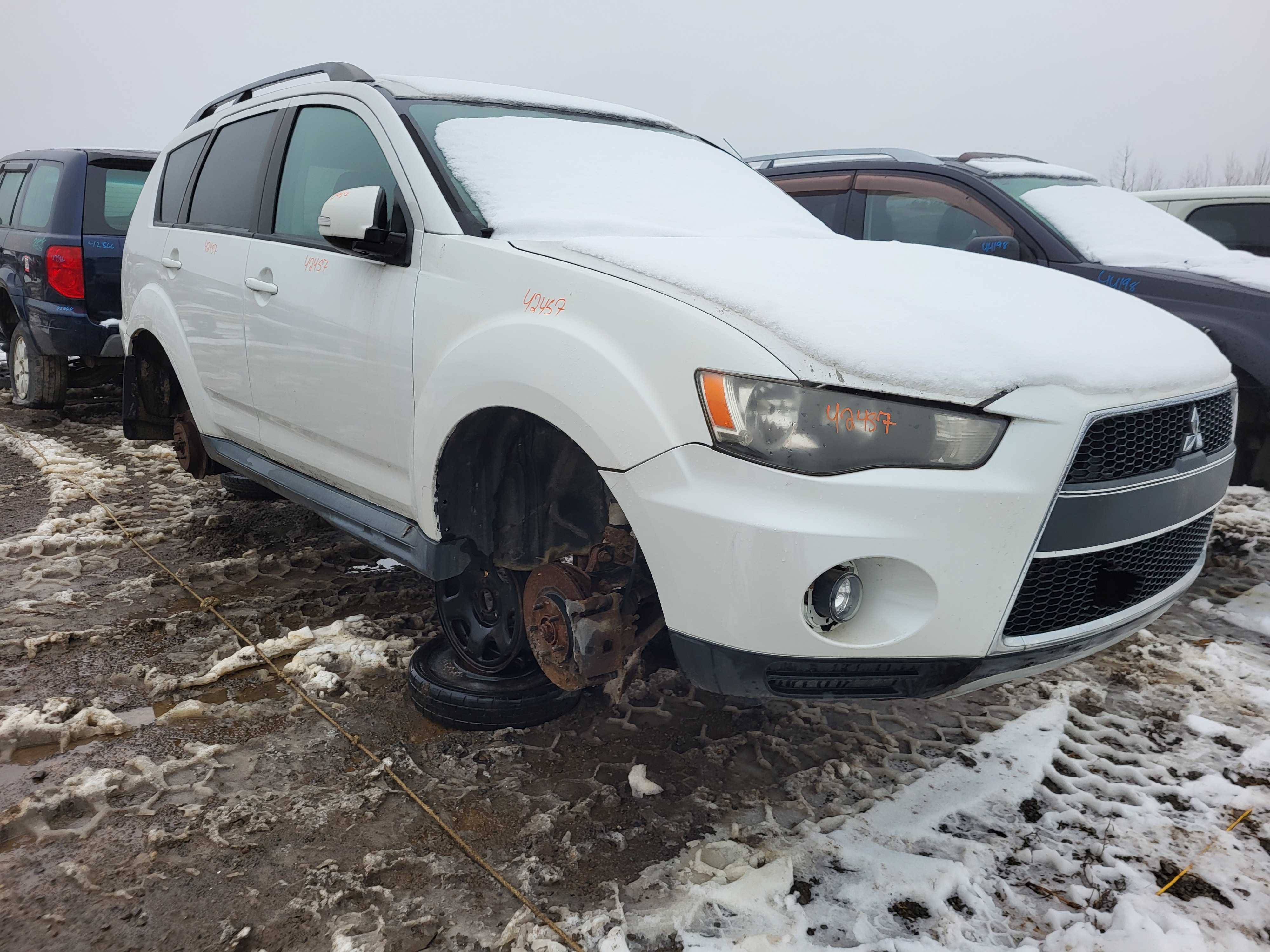 MITSUBISHI OUTLANDER 2011