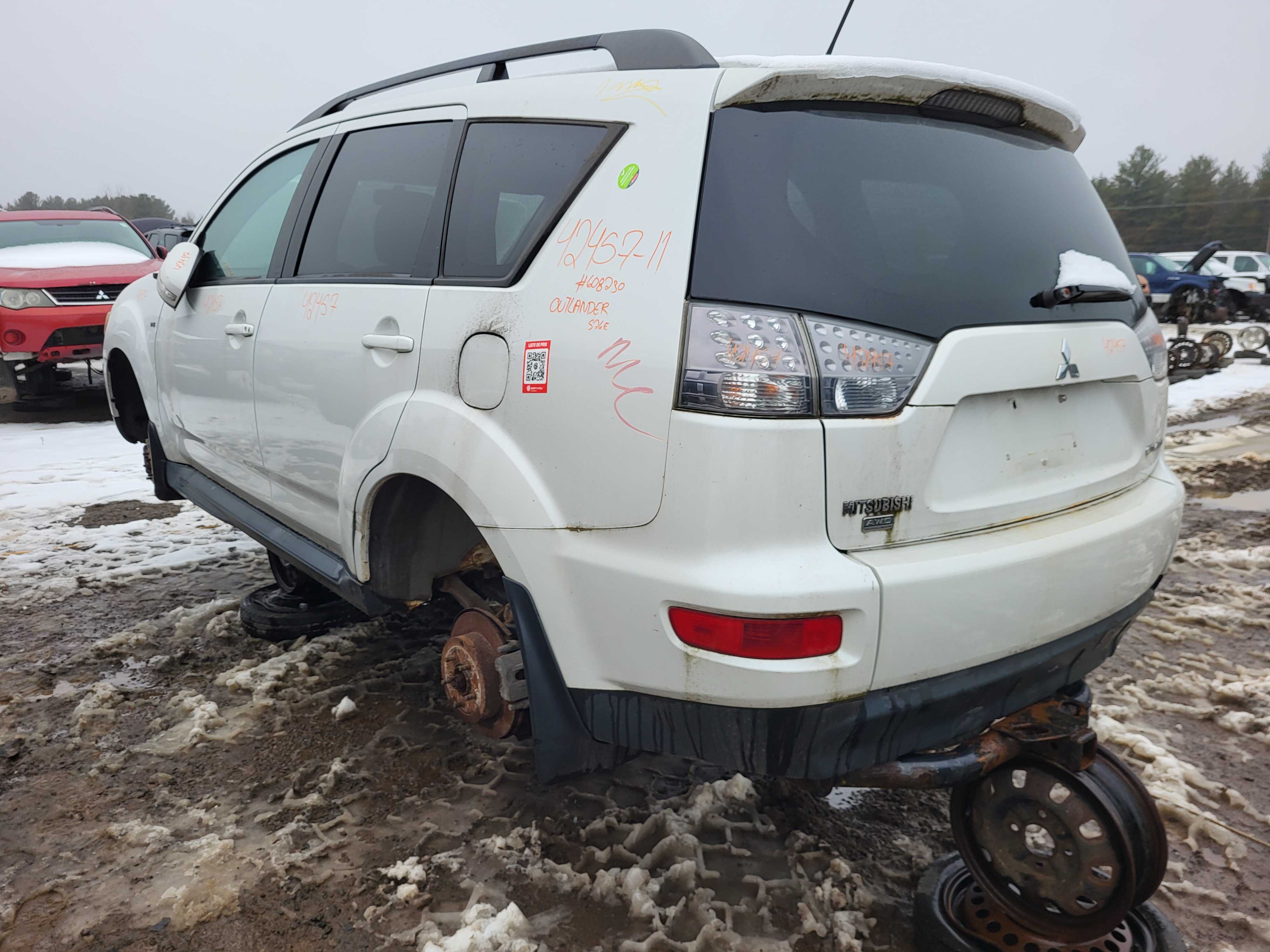 MITSUBISHI OUTLANDER 2011