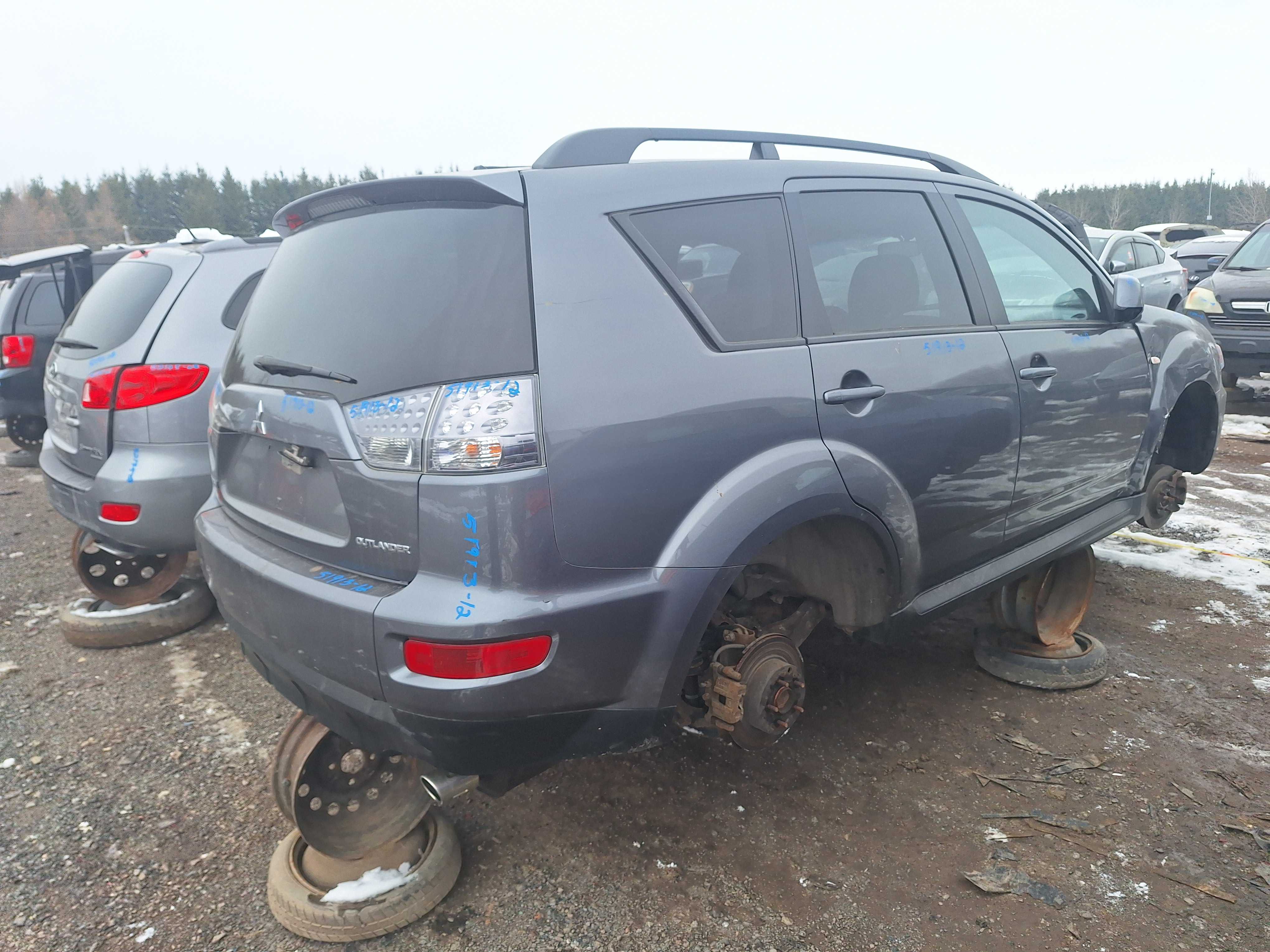 MITSUBISHI OUTLANDER 2012