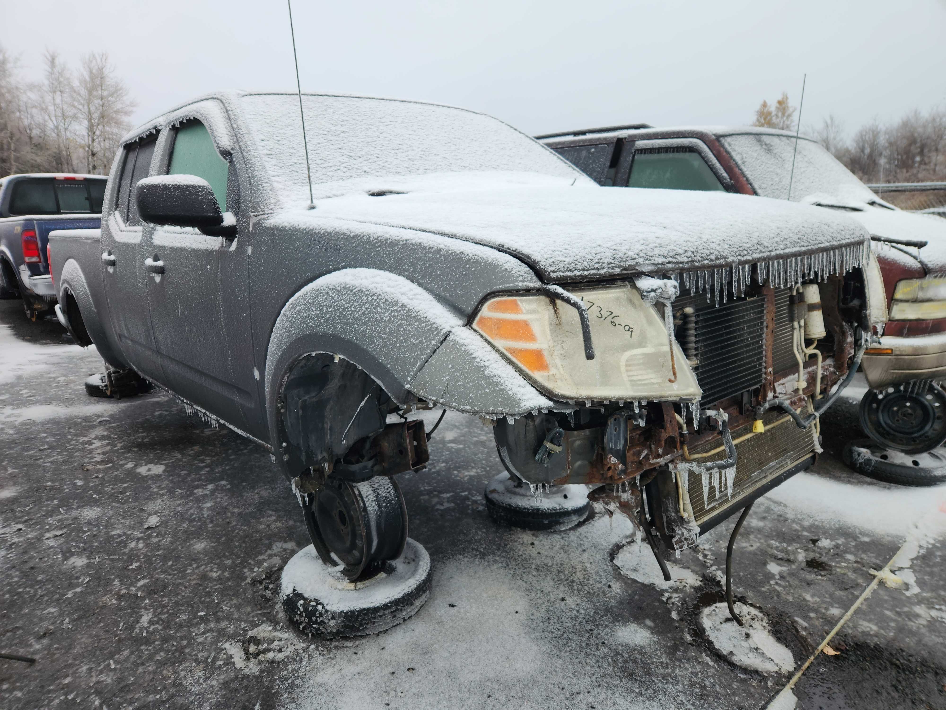 NISSAN FRONTIER 2009