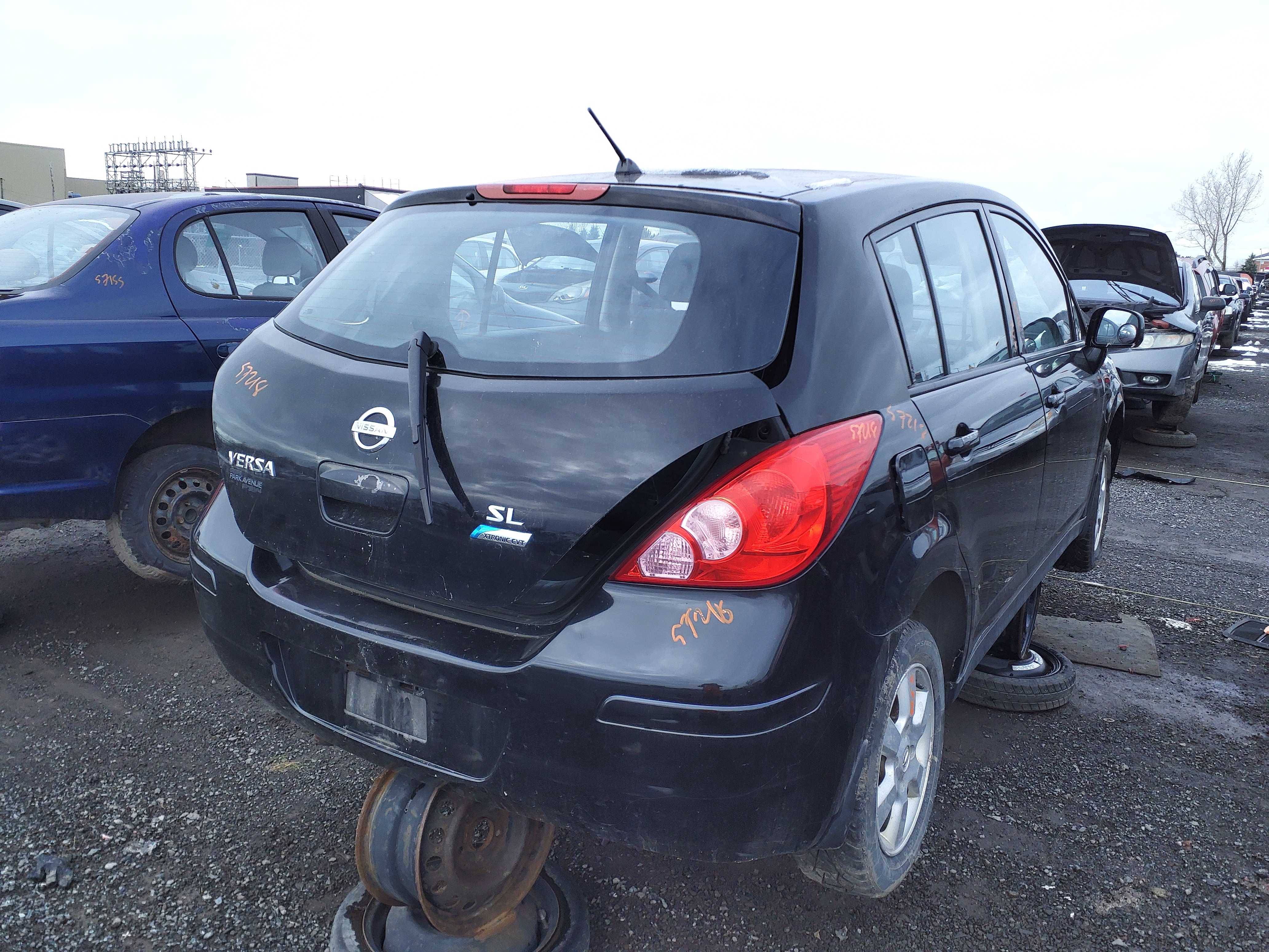 NISSAN VERSA 2010