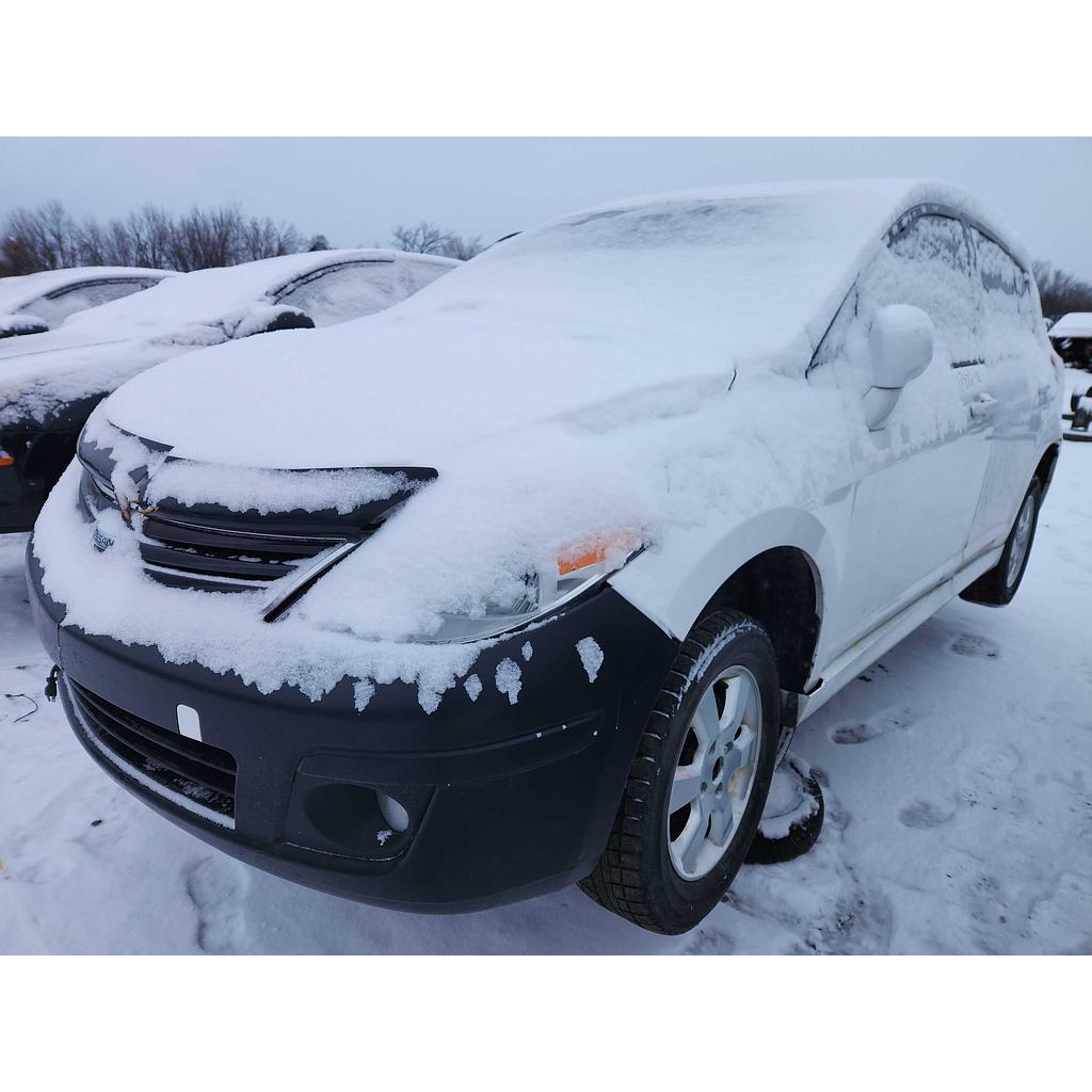 NISSAN VERSA 2010