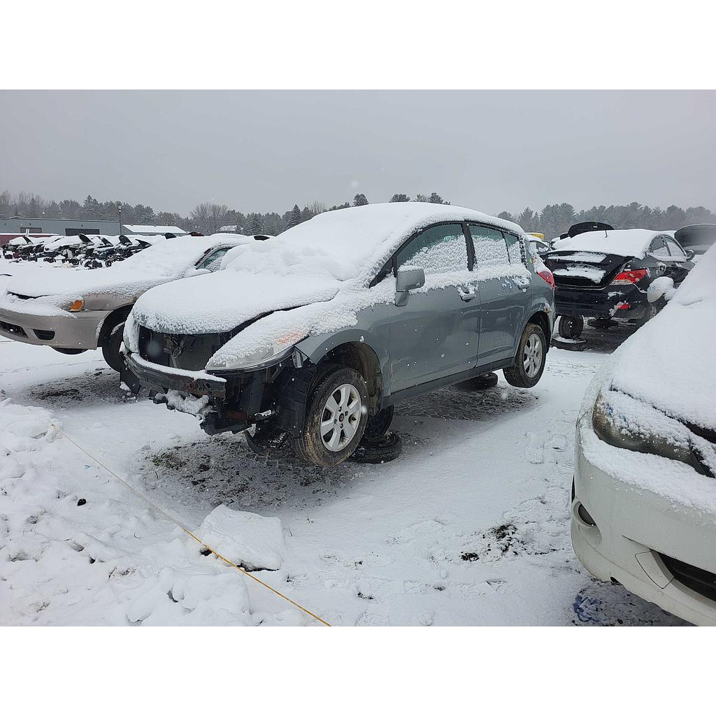 NISSAN VERSA 2010