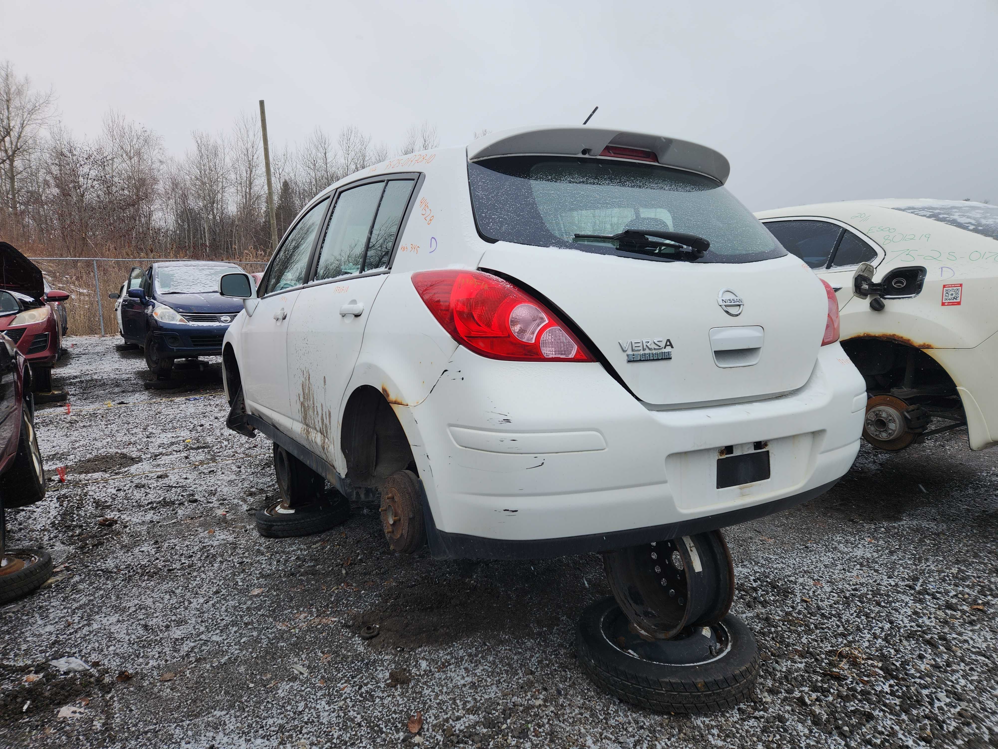 NISSAN VERSA 2010