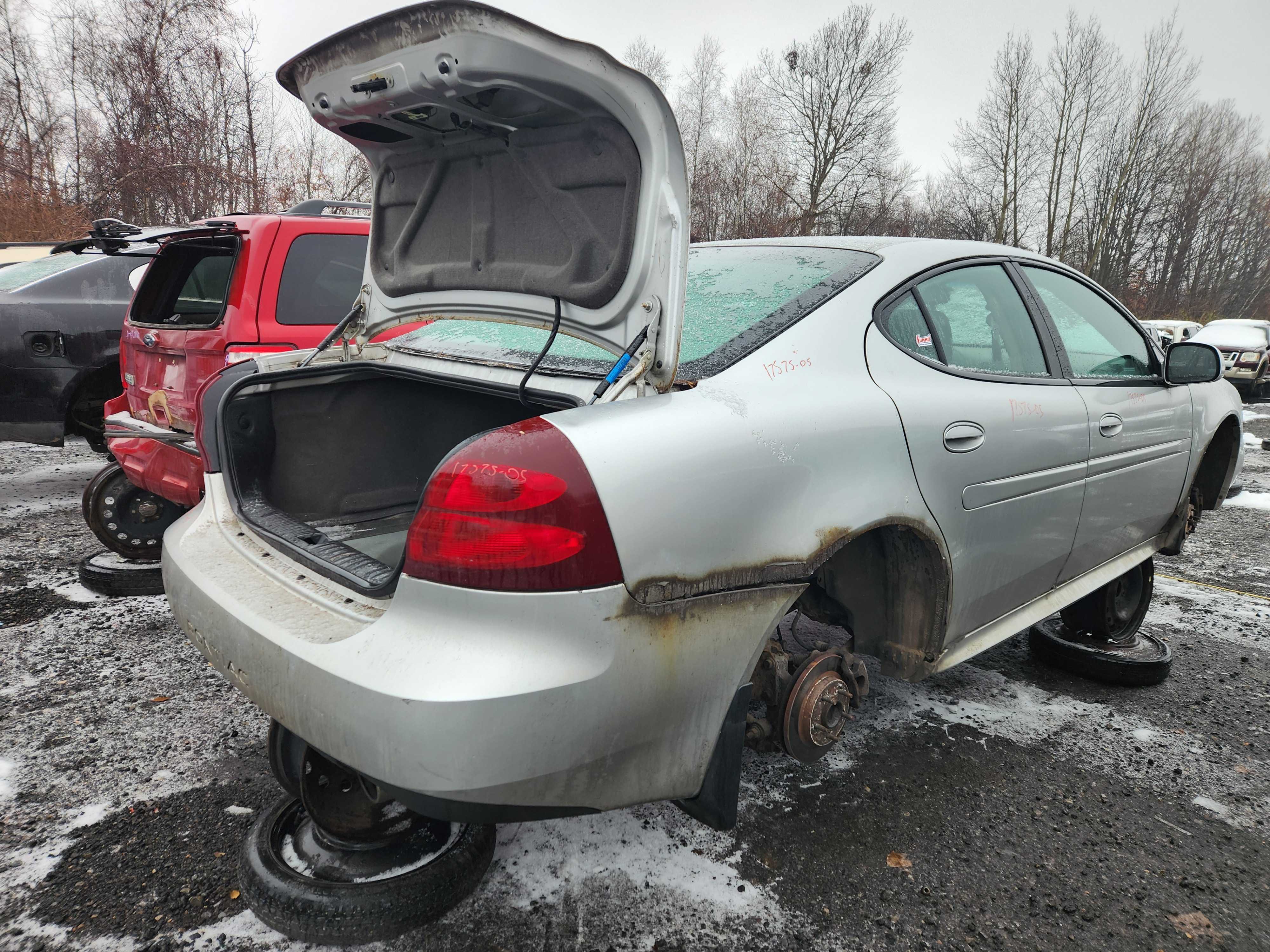 PONTIAC GRAND PRIX 2005