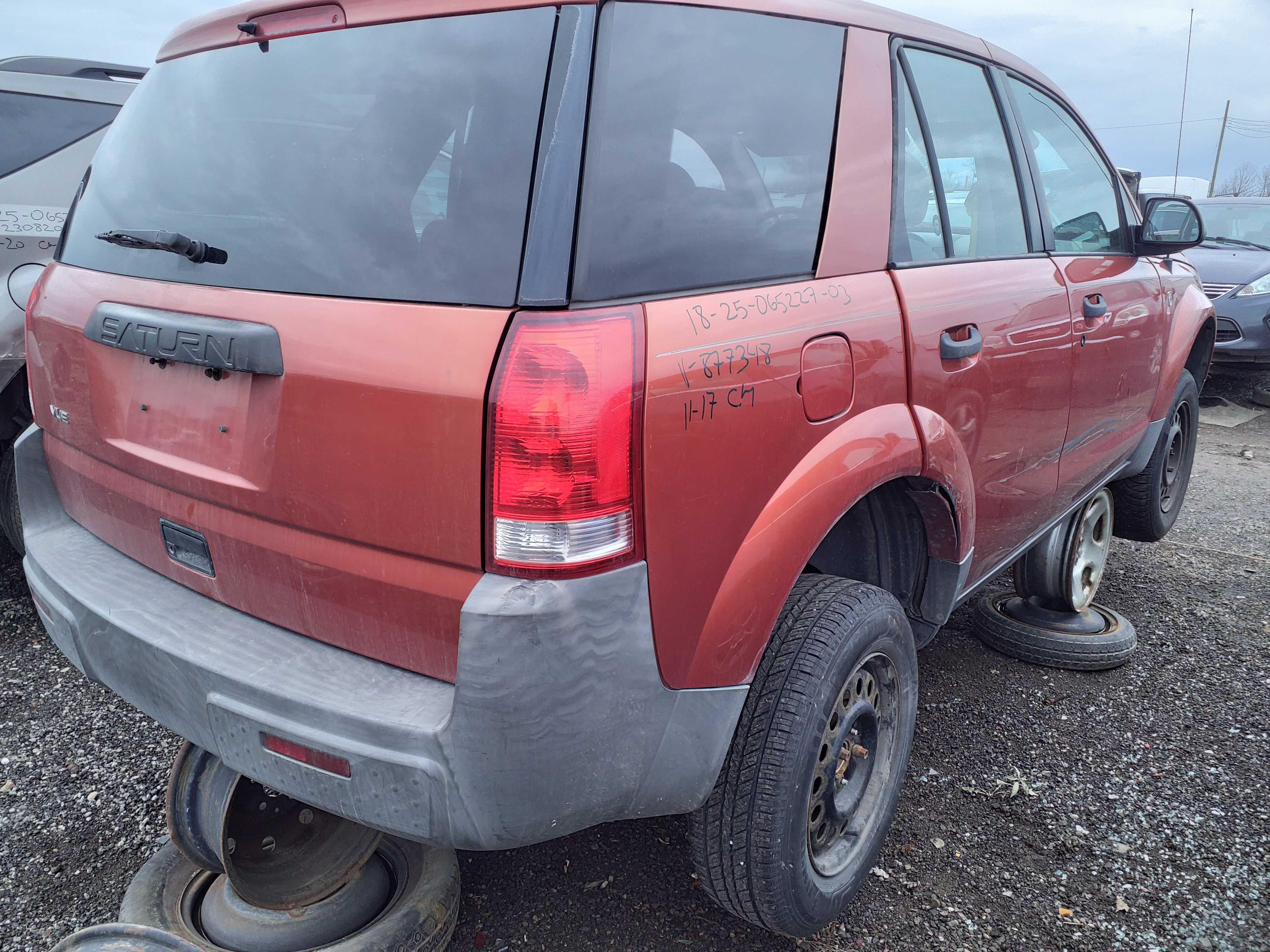 SATURN VUE 2003