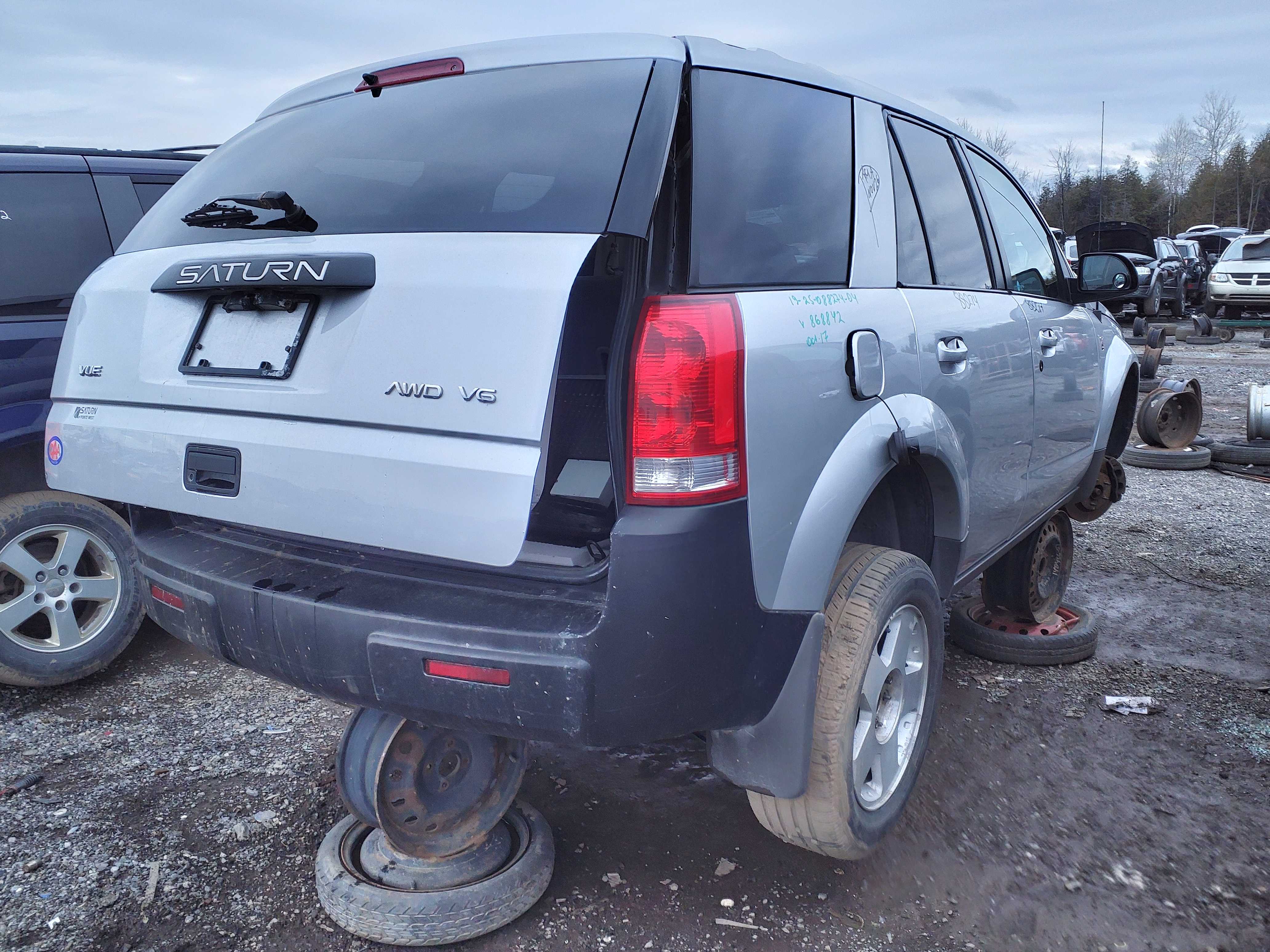 SATURN VUE 2004