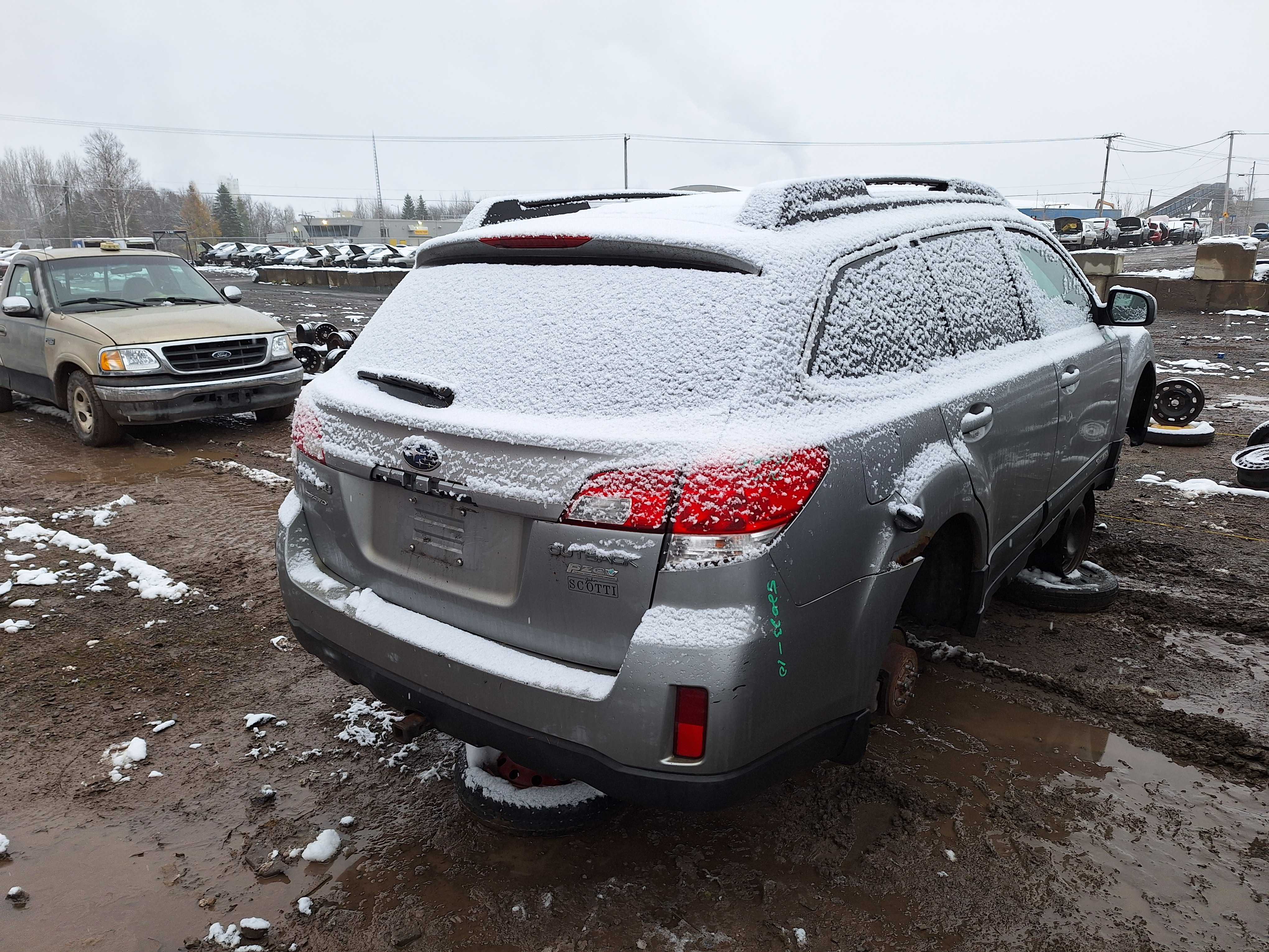 SUBARU OUTBACK 2010