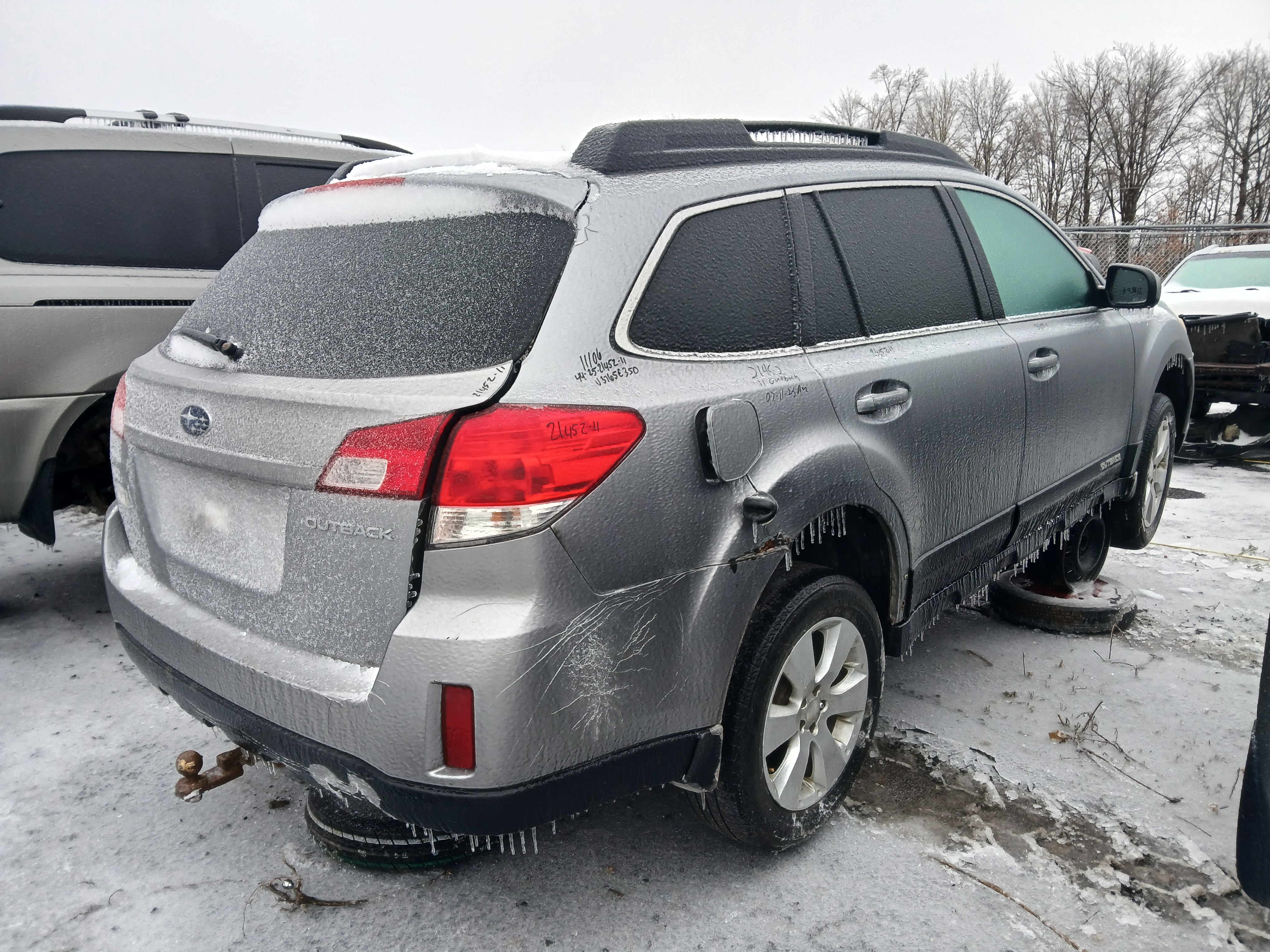 SUBARU OUTBACK 2011