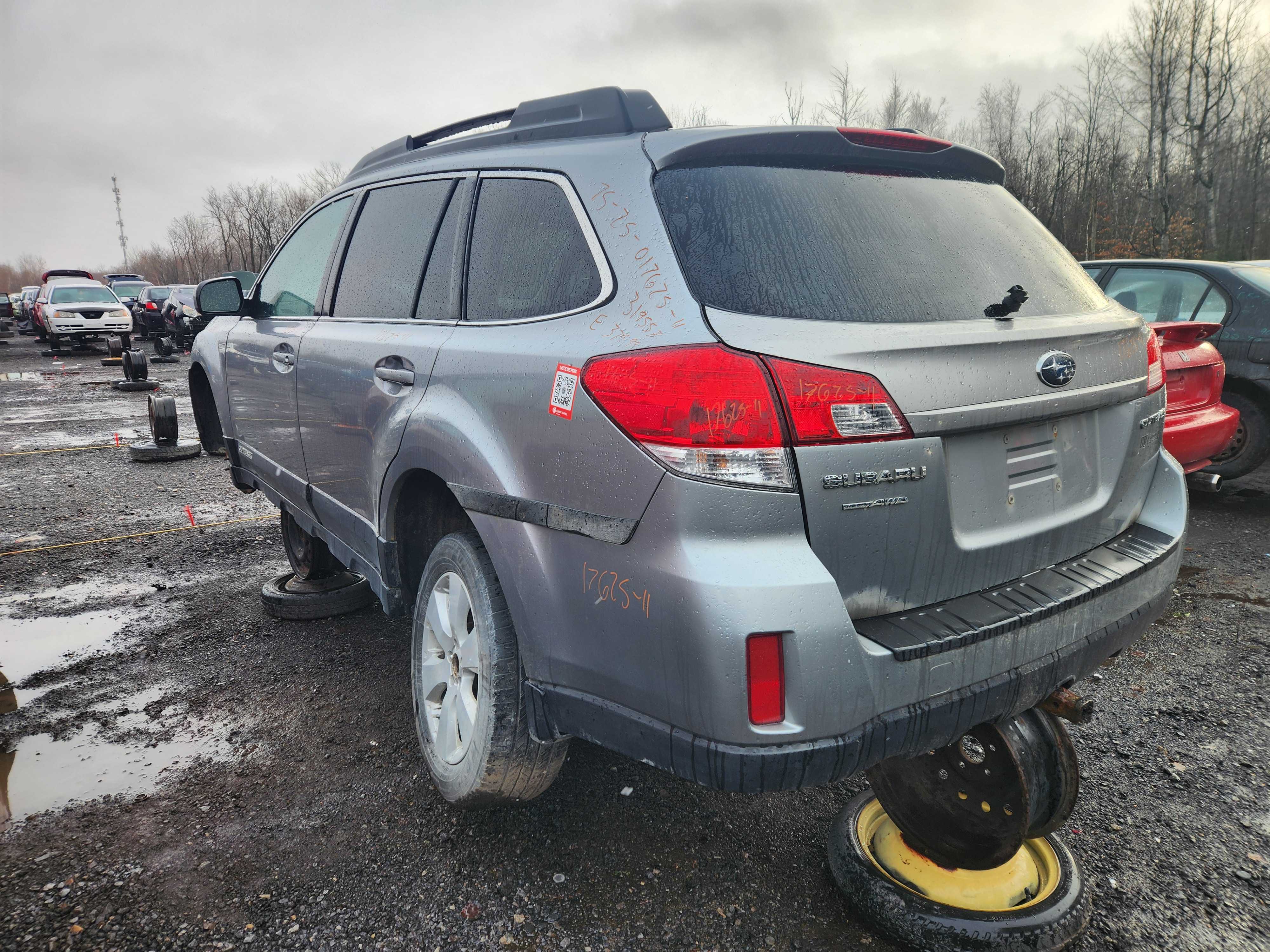 SUBARU OUTBACK 2011