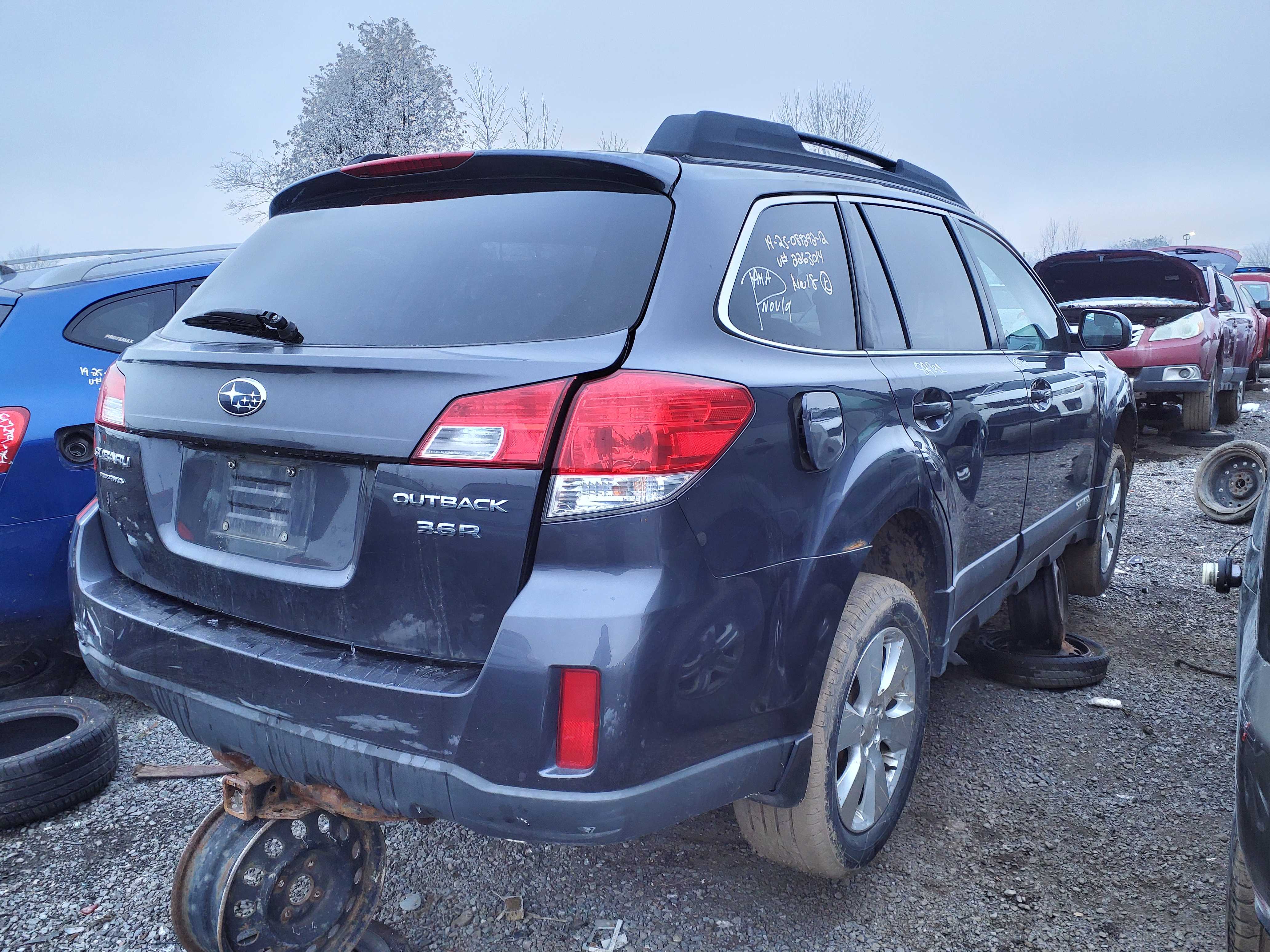 SUBARU OUTBACK 2012