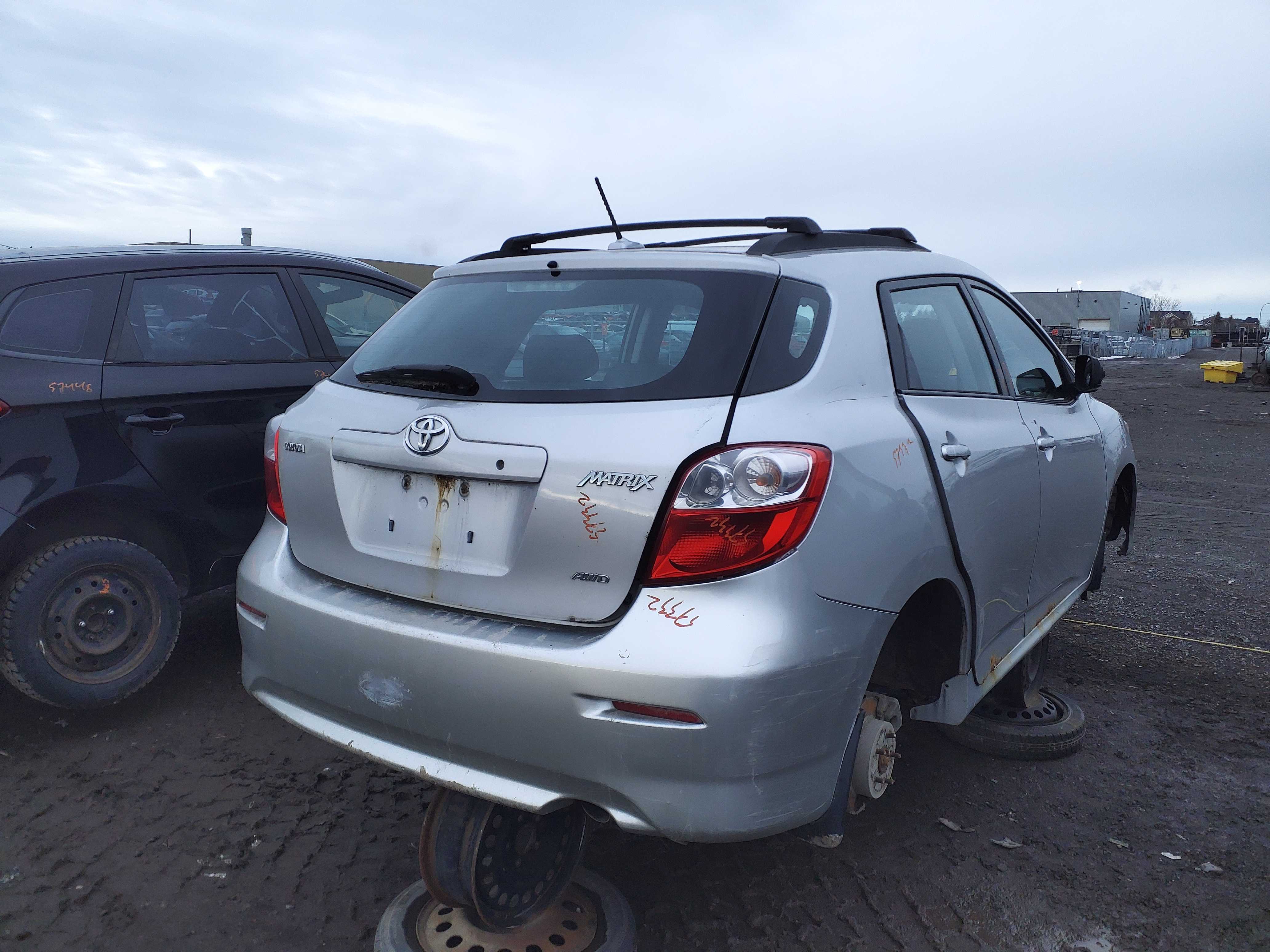TOYOTA MATRIX 2010