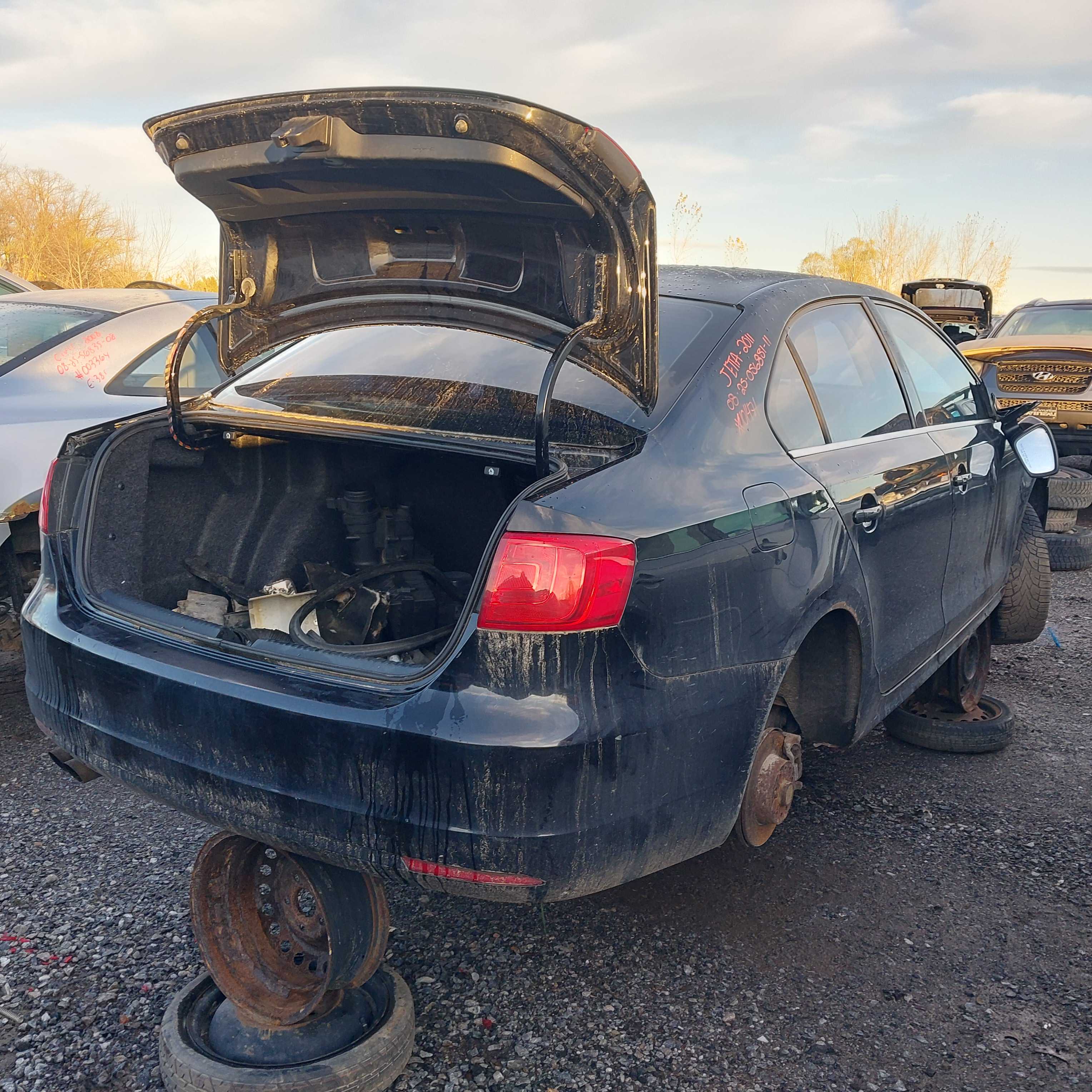 VOLKSWAGEN JETTA 2011